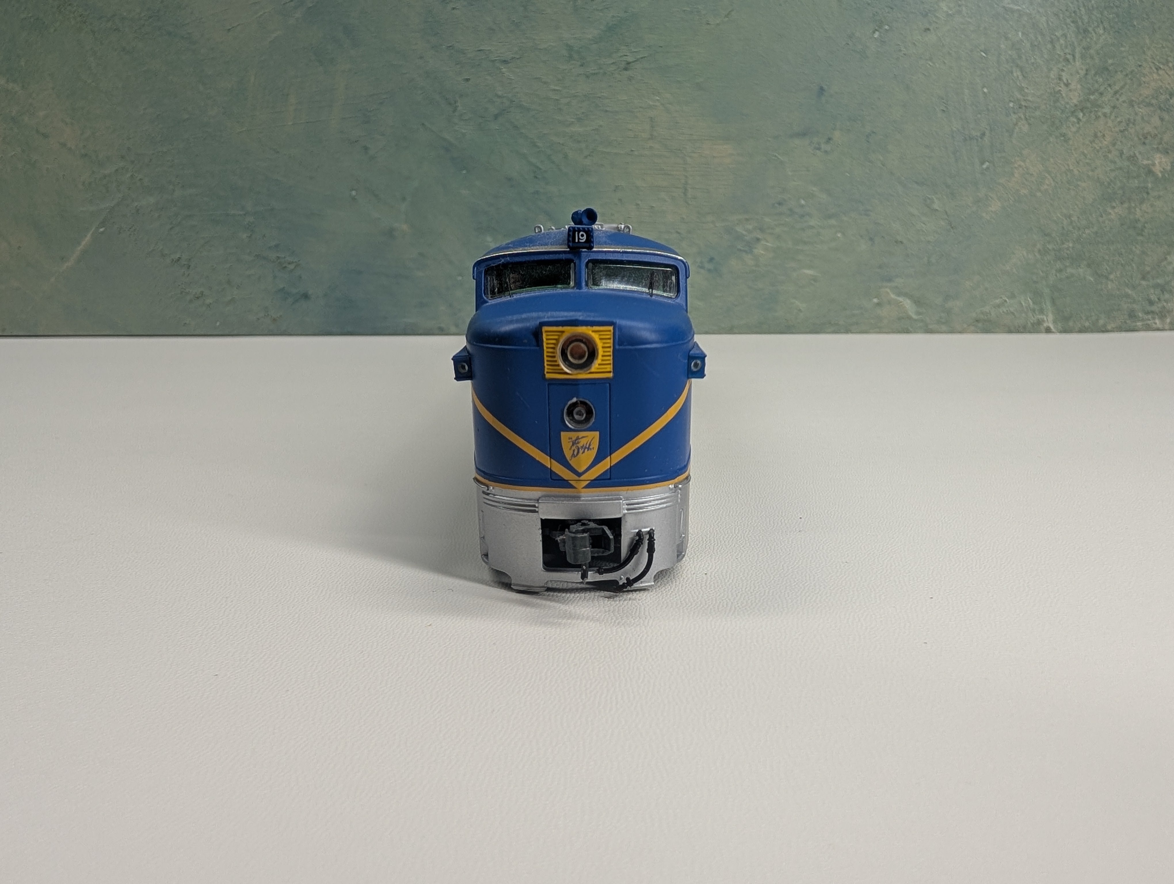 USED Precision Craft Models 359 HO Scale Alco PA2 Diesel Locomotive Blue Warbonnet Delaware and Hudson D&H #19 Runs Great DCC