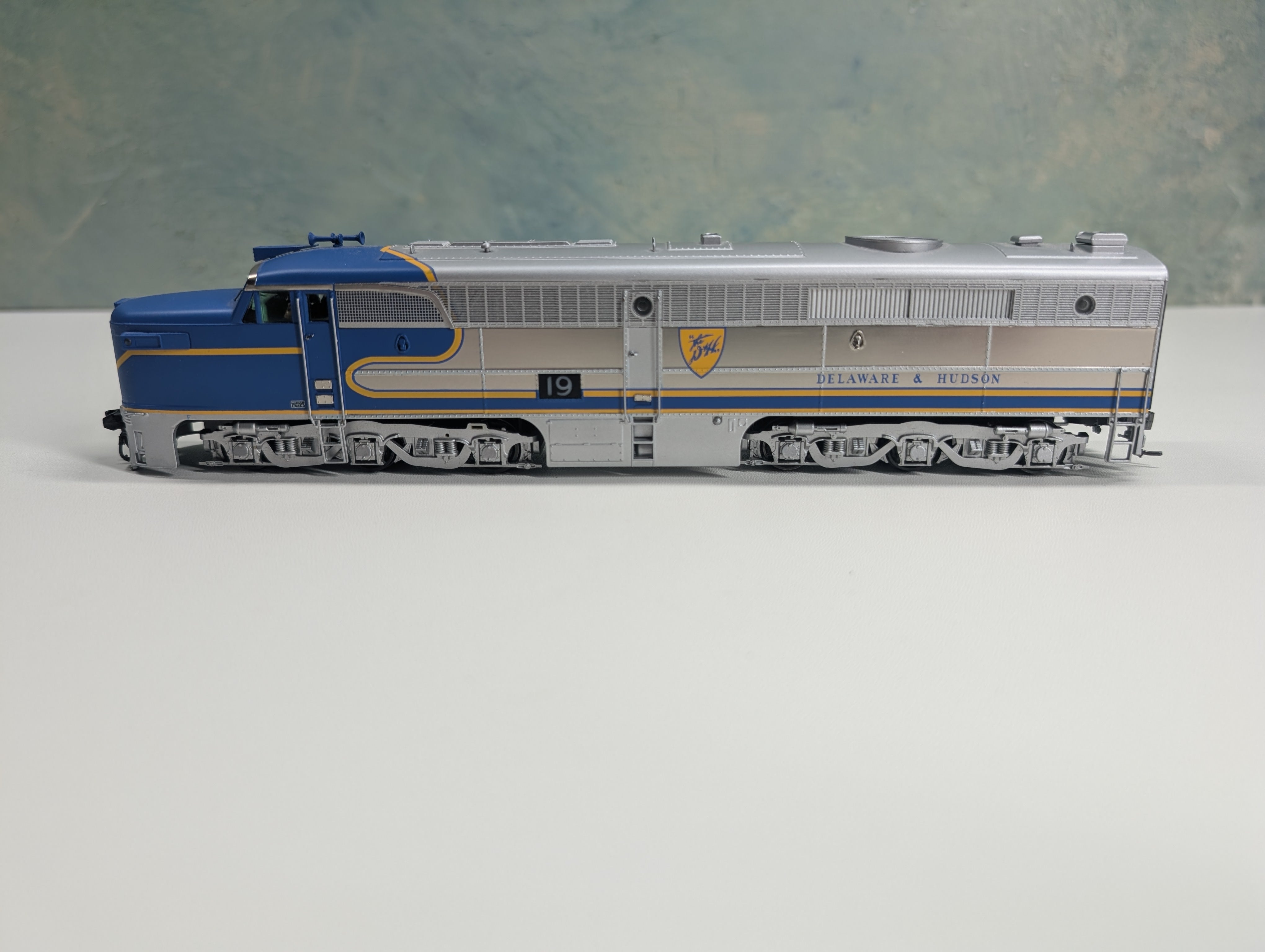 USED Precision Craft Models 359 HO Scale Alco PA2 Diesel Locomotive Blue Warbonnet Delaware and Hudson D&H #19 Runs Great DCC