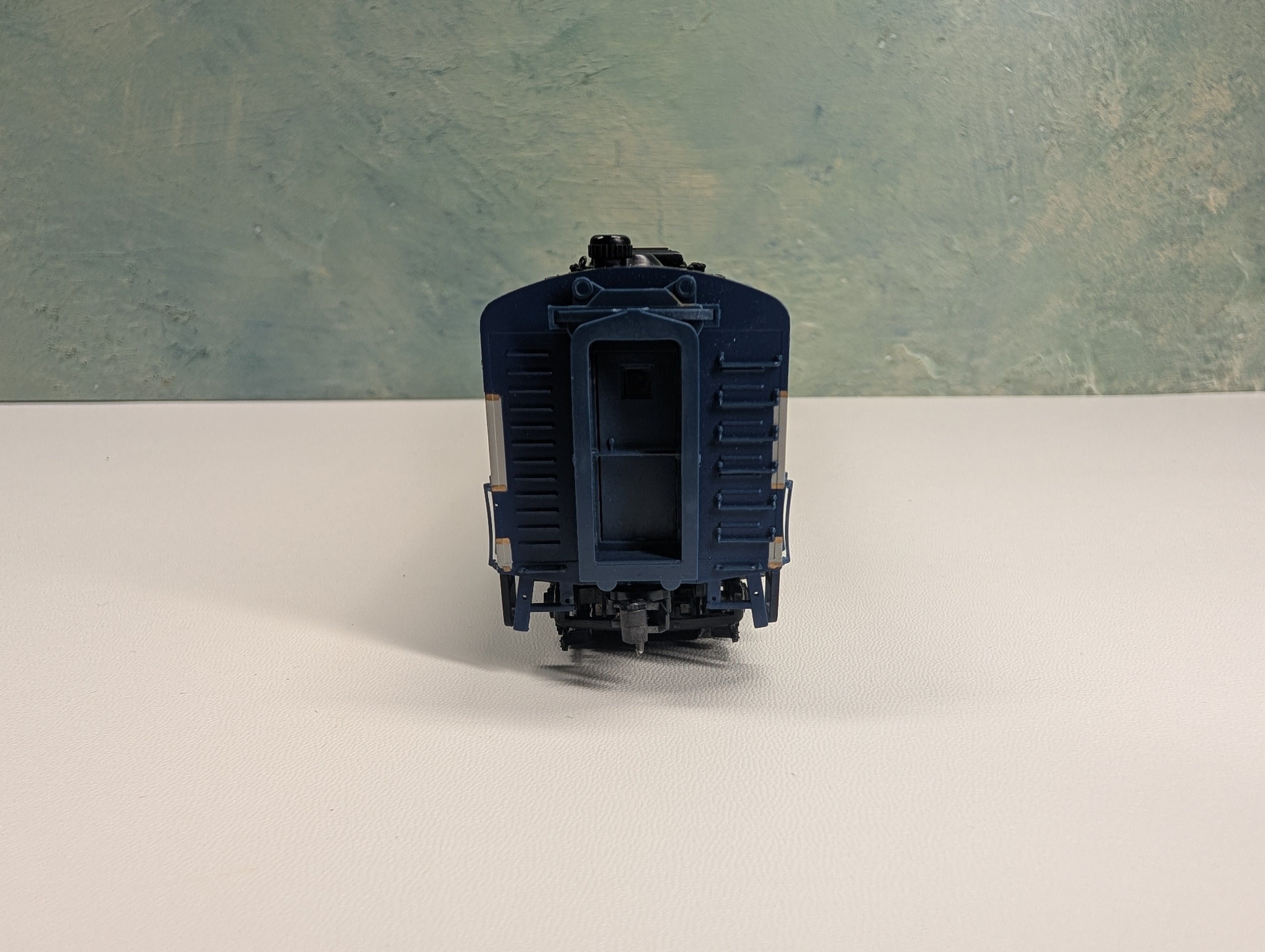 USED Life-Like HO Scale Proto 2000 E8/9 Diesel Locomotive Richmond, Fredericksburg and Potomac #1009 Runs Great Digitrax DCC