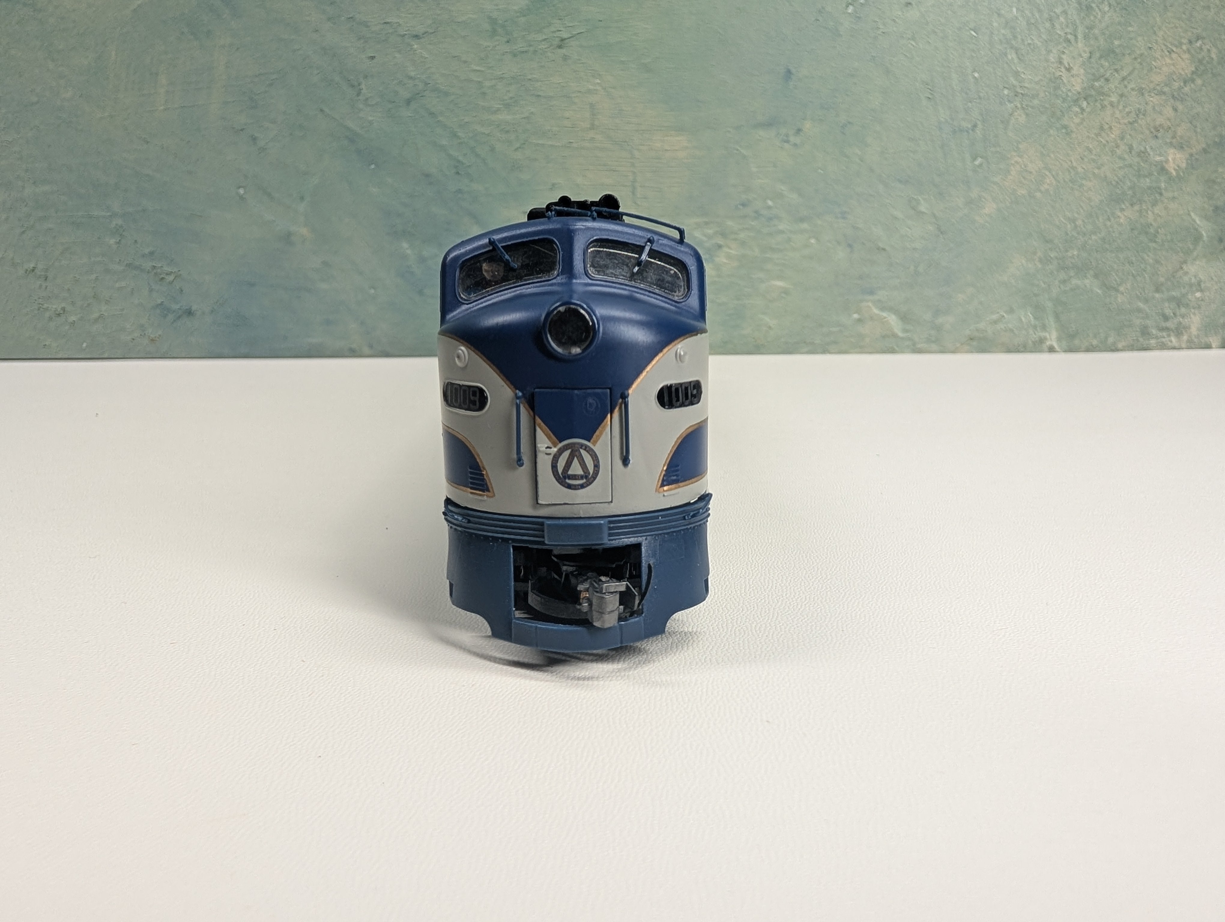 USED Life-Like HO Scale Proto 2000 E8/9 Diesel Locomotive Richmond, Fredericksburg and Potomac #1009 Runs Great Digitrax DCC