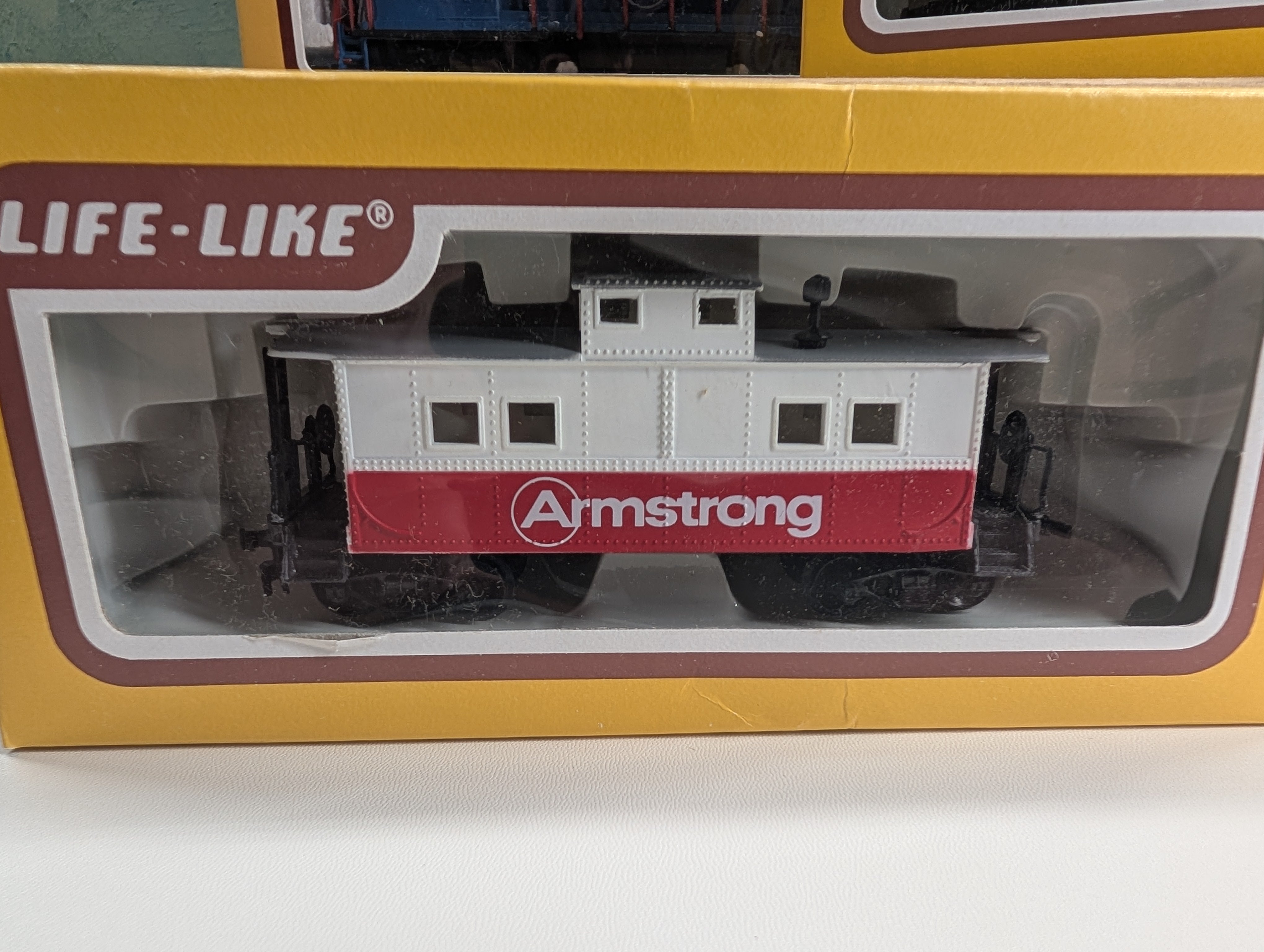 USED Life-Like 8819 HO Scale Armstrong Train Set w/ Dummy Locomotive