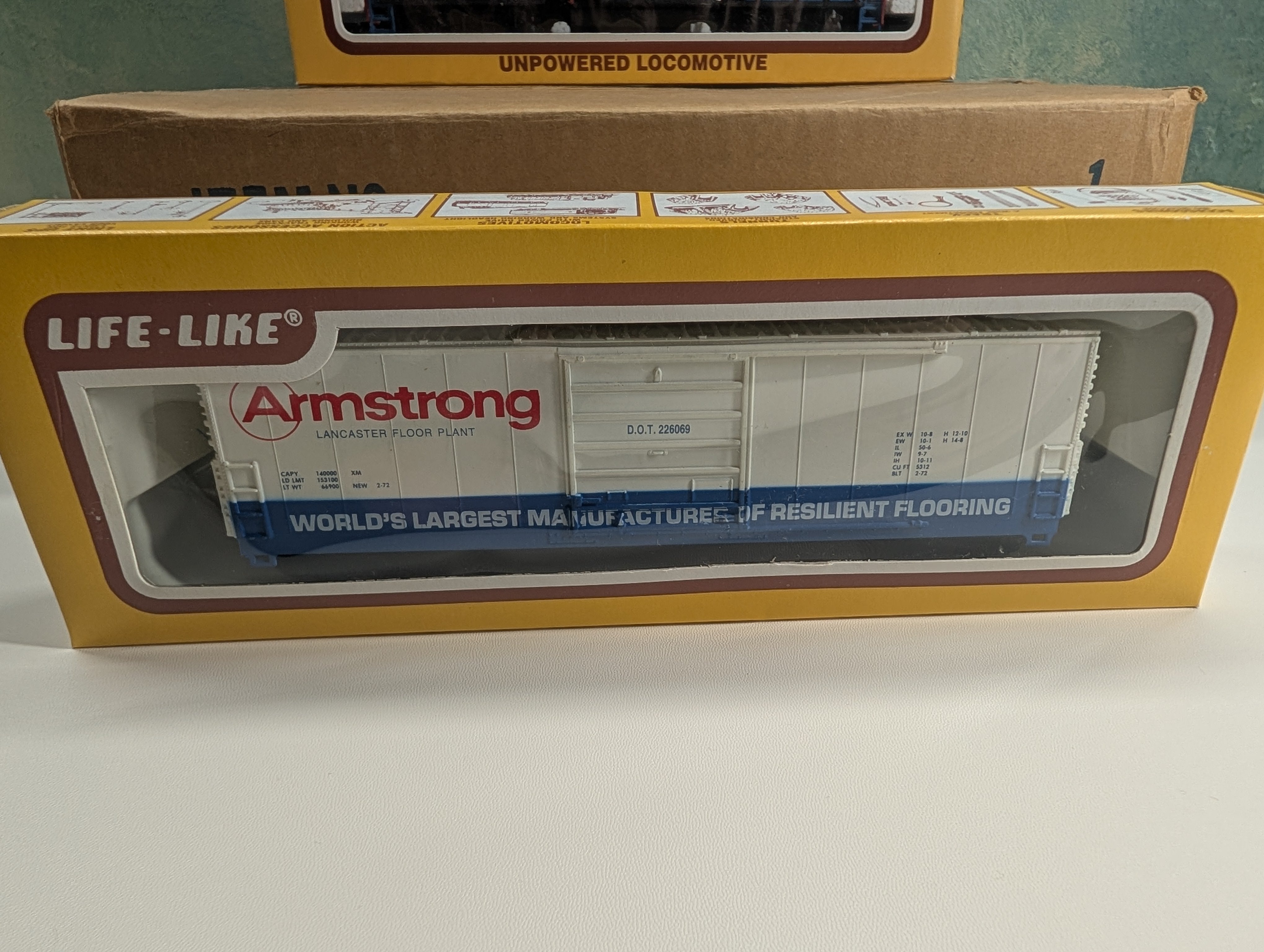 USED Life-Like 8819 HO Scale Armstrong Train Set w/ Dummy Locomotive