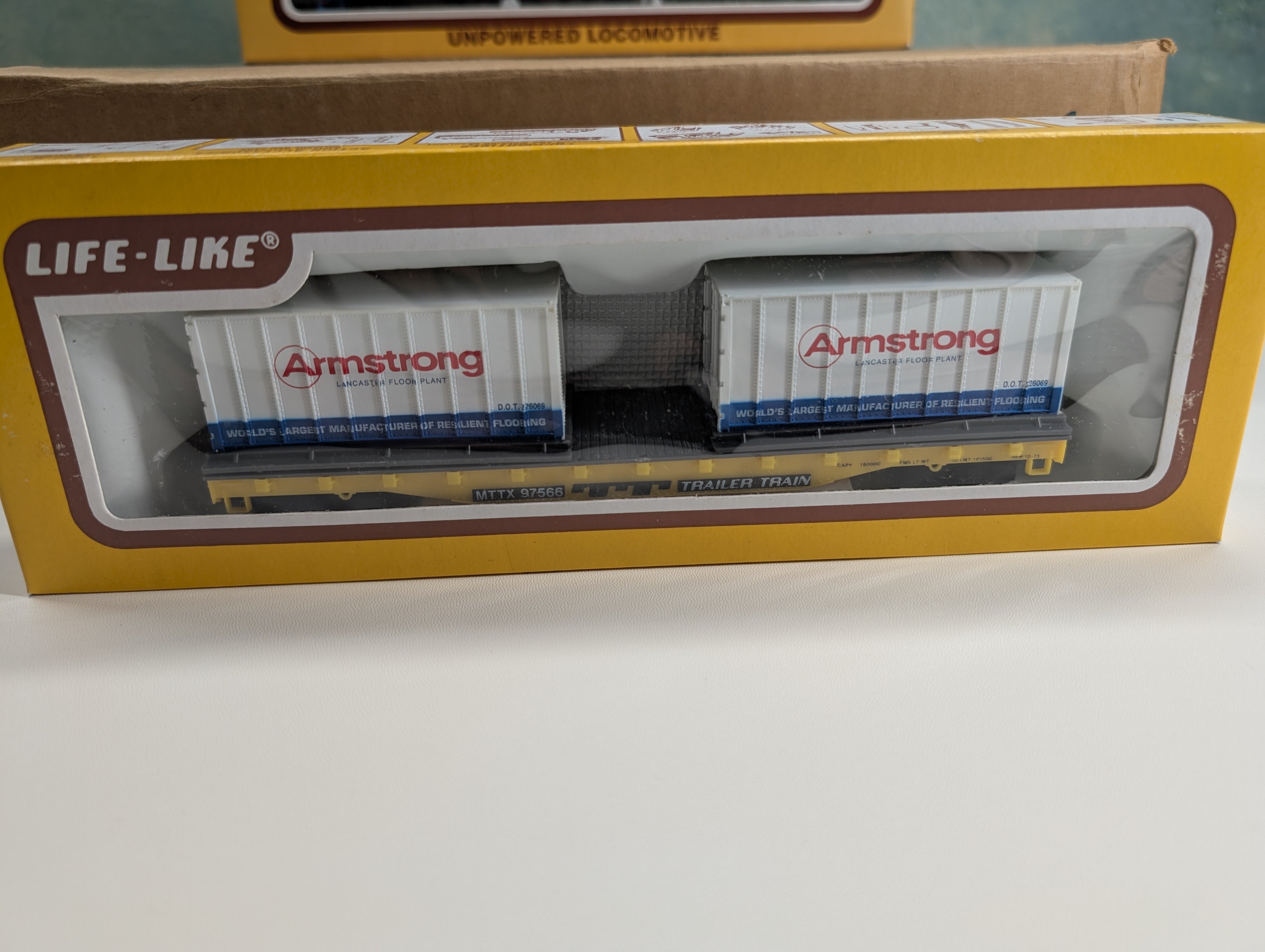 USED Life-Like 8819 HO Scale Armstrong Train Set w/ Dummy Locomotive