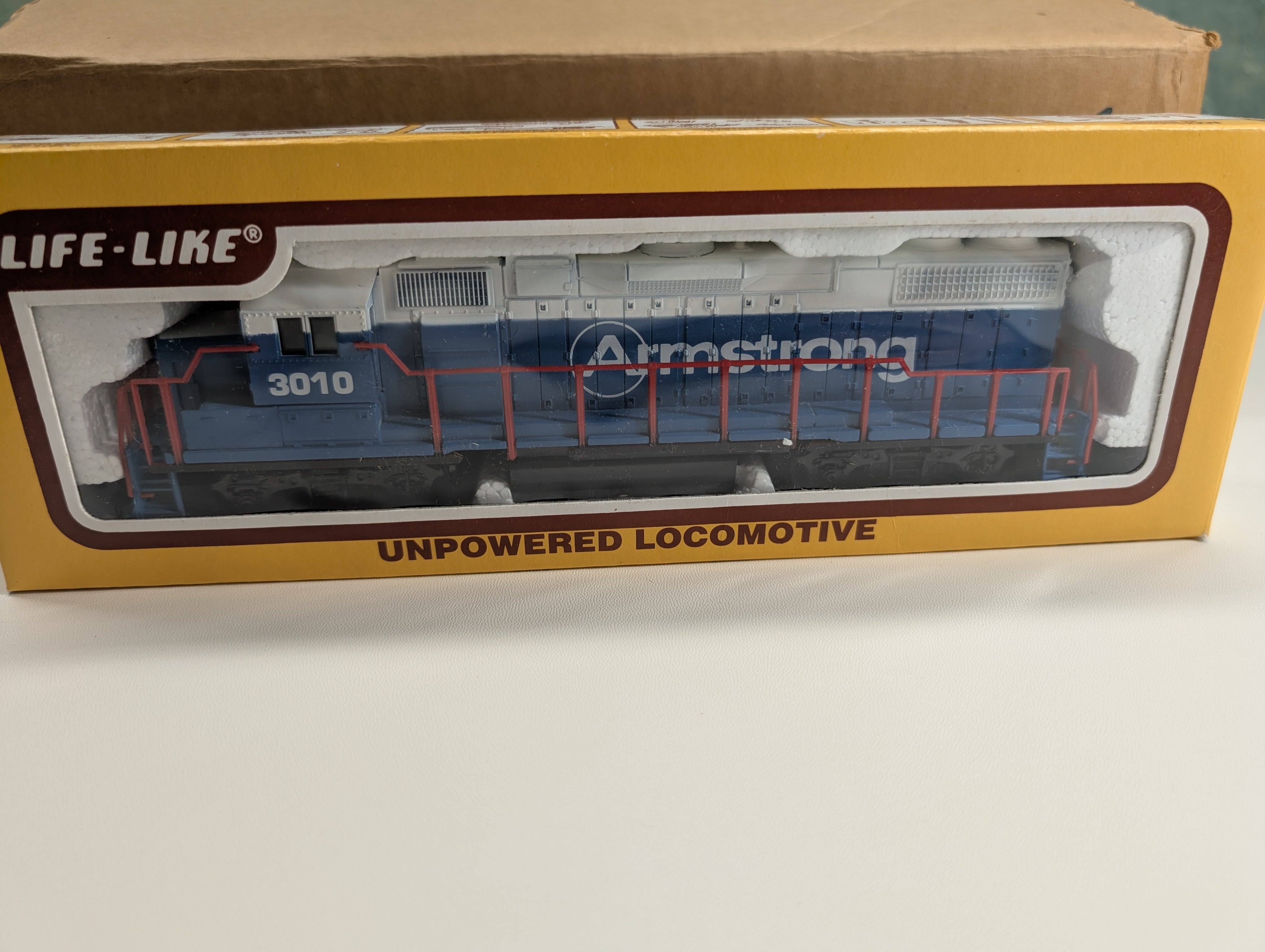 USED Life-Like 8819 HO Scale Armstrong Train Set w/ Dummy Locomotive