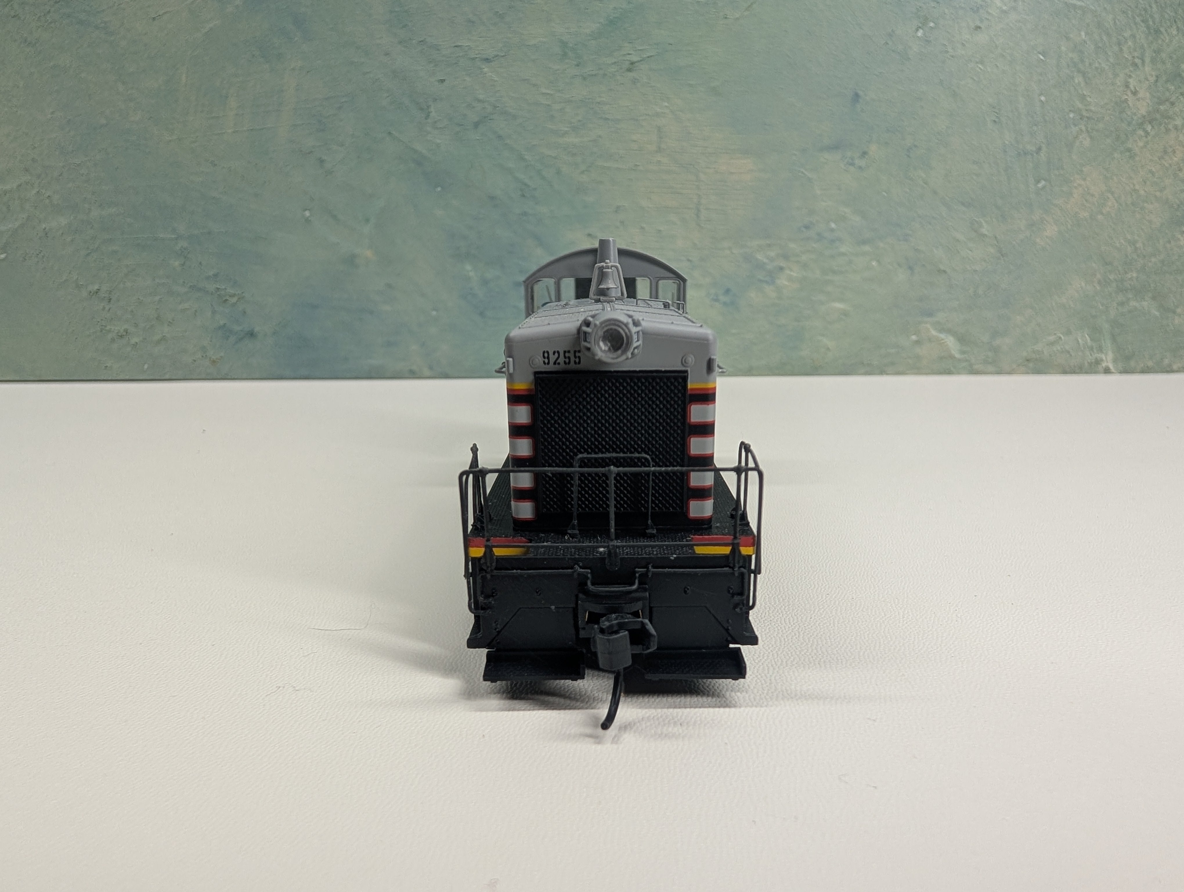 USED Walthers Mainline 910-20653 HO Scale EMD SW7 Locomotive CB&Q #9255 Runs Great ESU LokSound 5