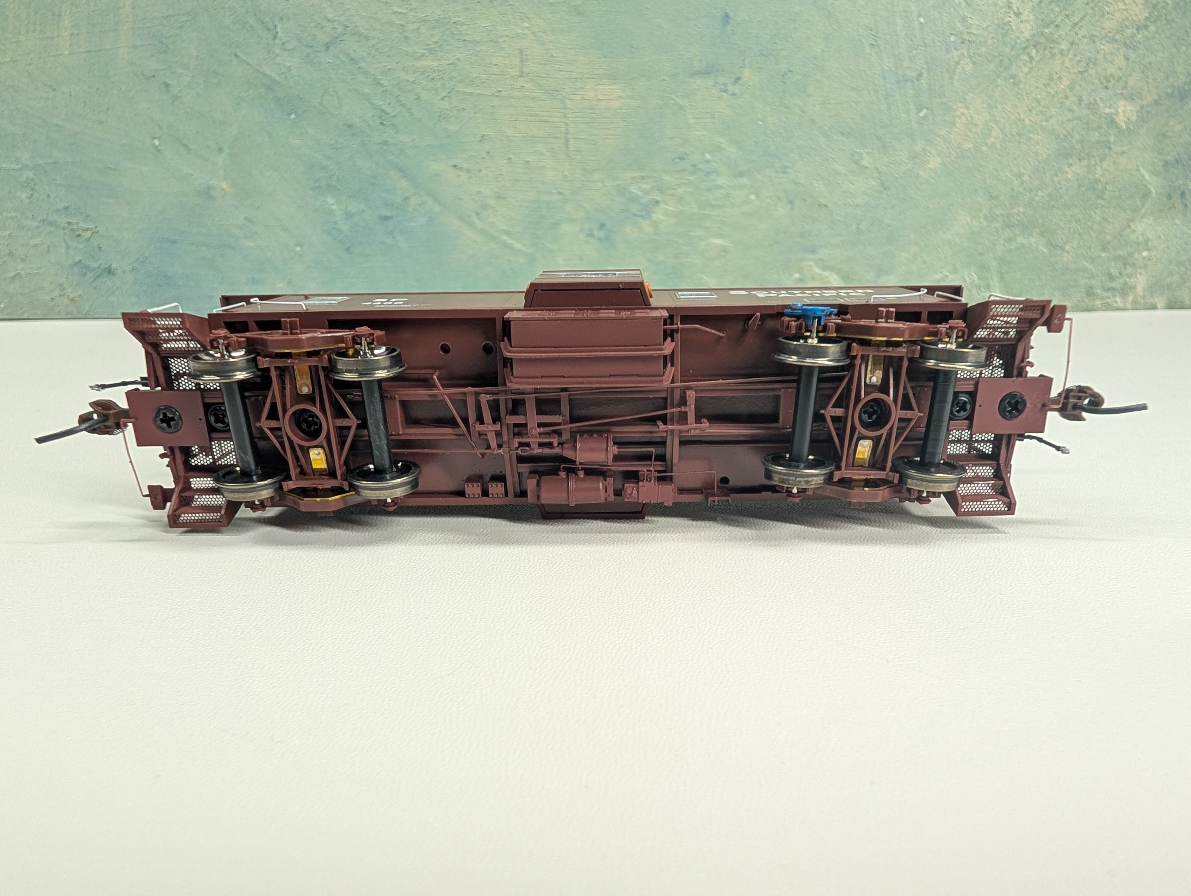 USED Athearn Genesis #G63001 HO Scale C-50-7 Bay Window Caboose with Lights Southern Pacific SP #4600