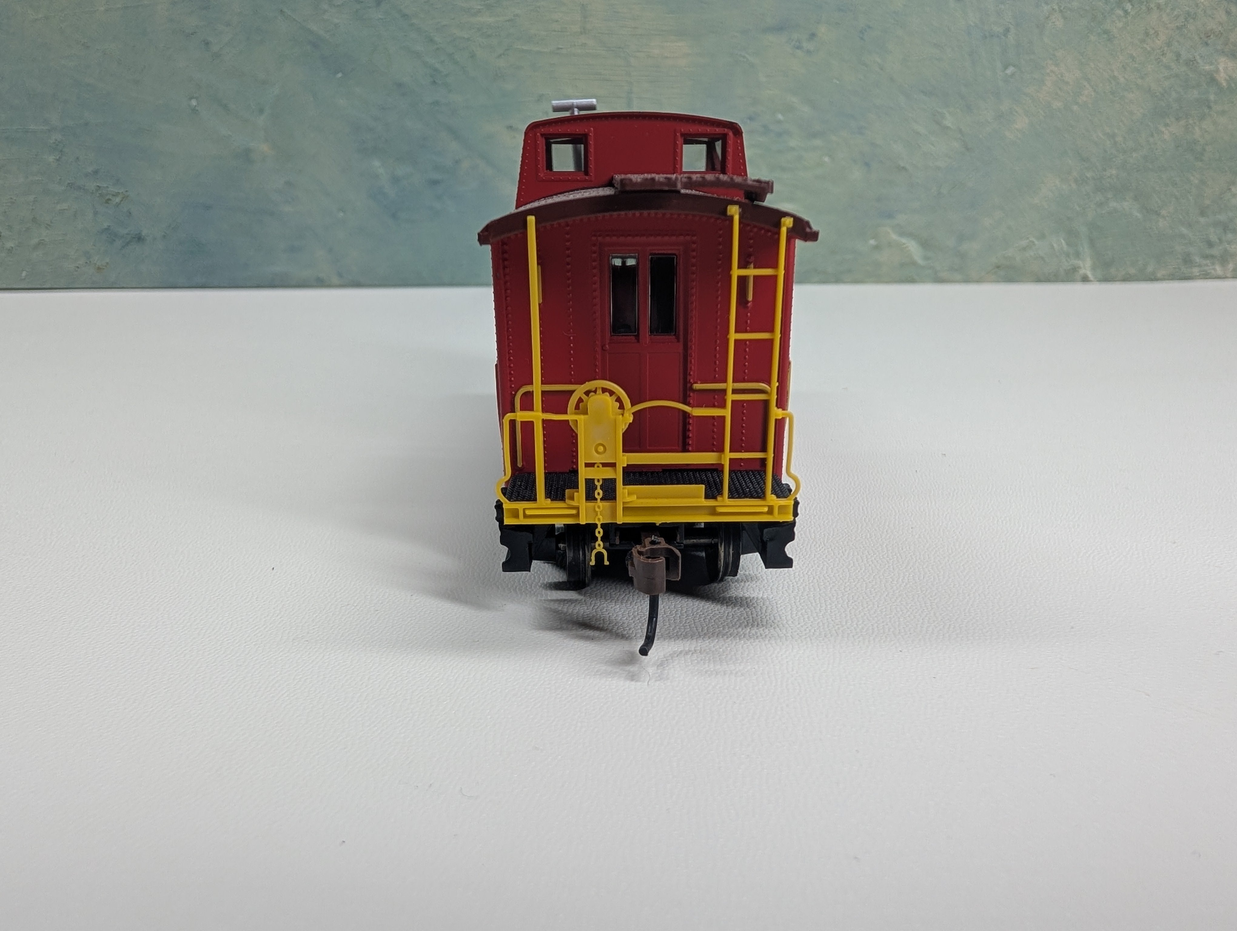 USED Athearn 74339 HO Scale 4 Window Caboose Reading #92919