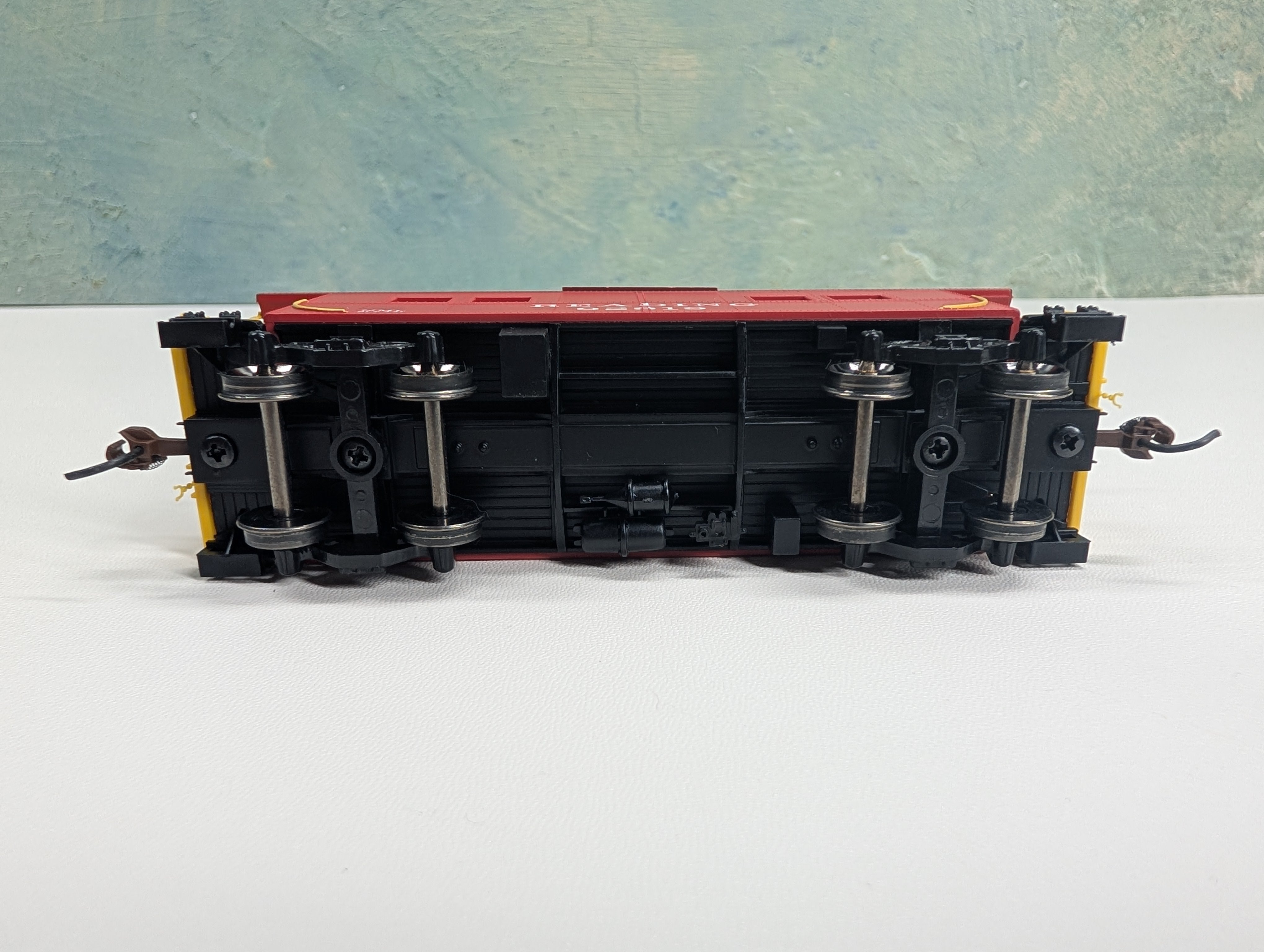 USED Athearn 74339 HO Scale 4 Window Caboose Reading #92919