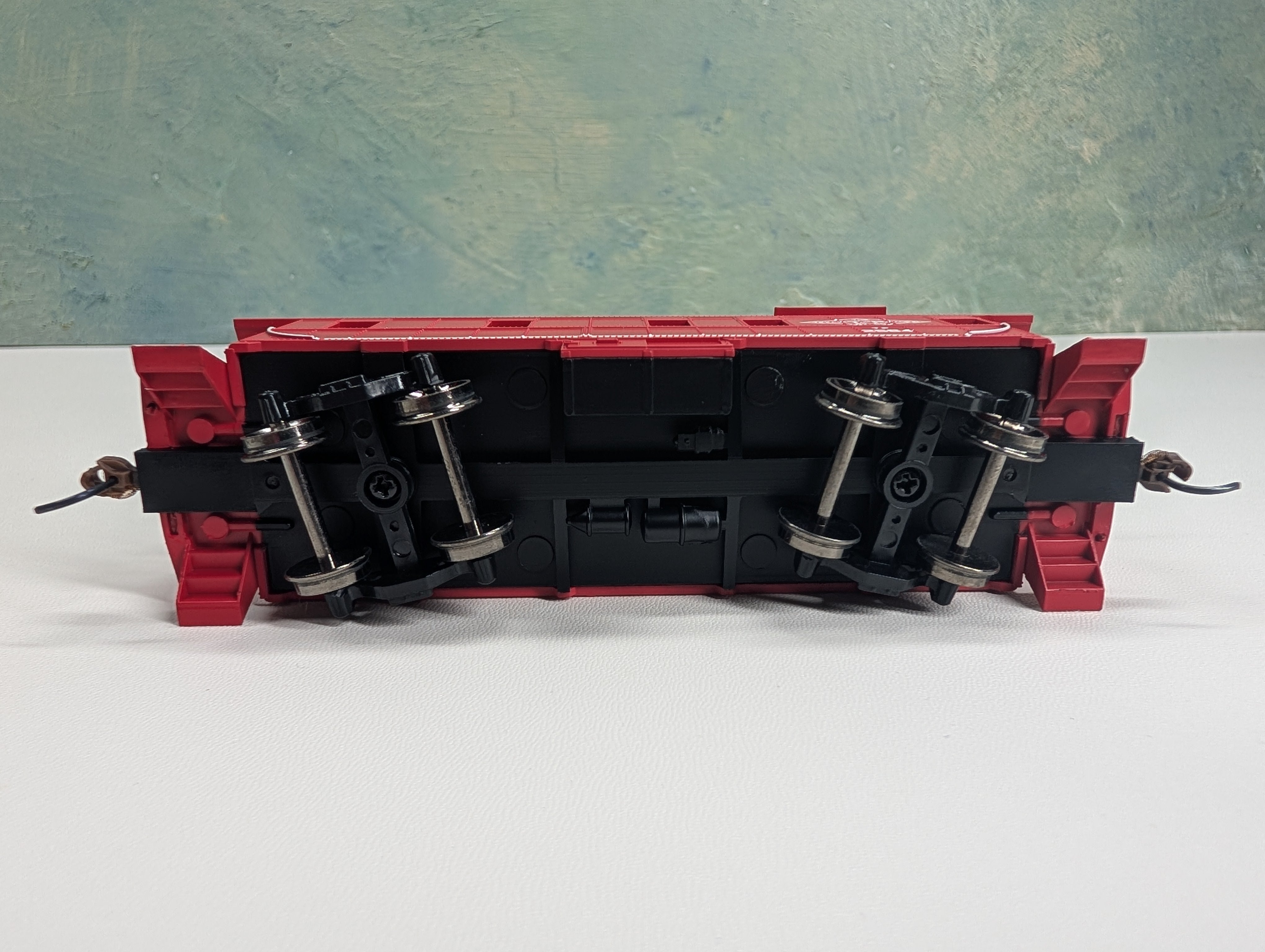 USED Athearn 98079 HO Scale Cupola Caboose Texas and Pacific TP #2564