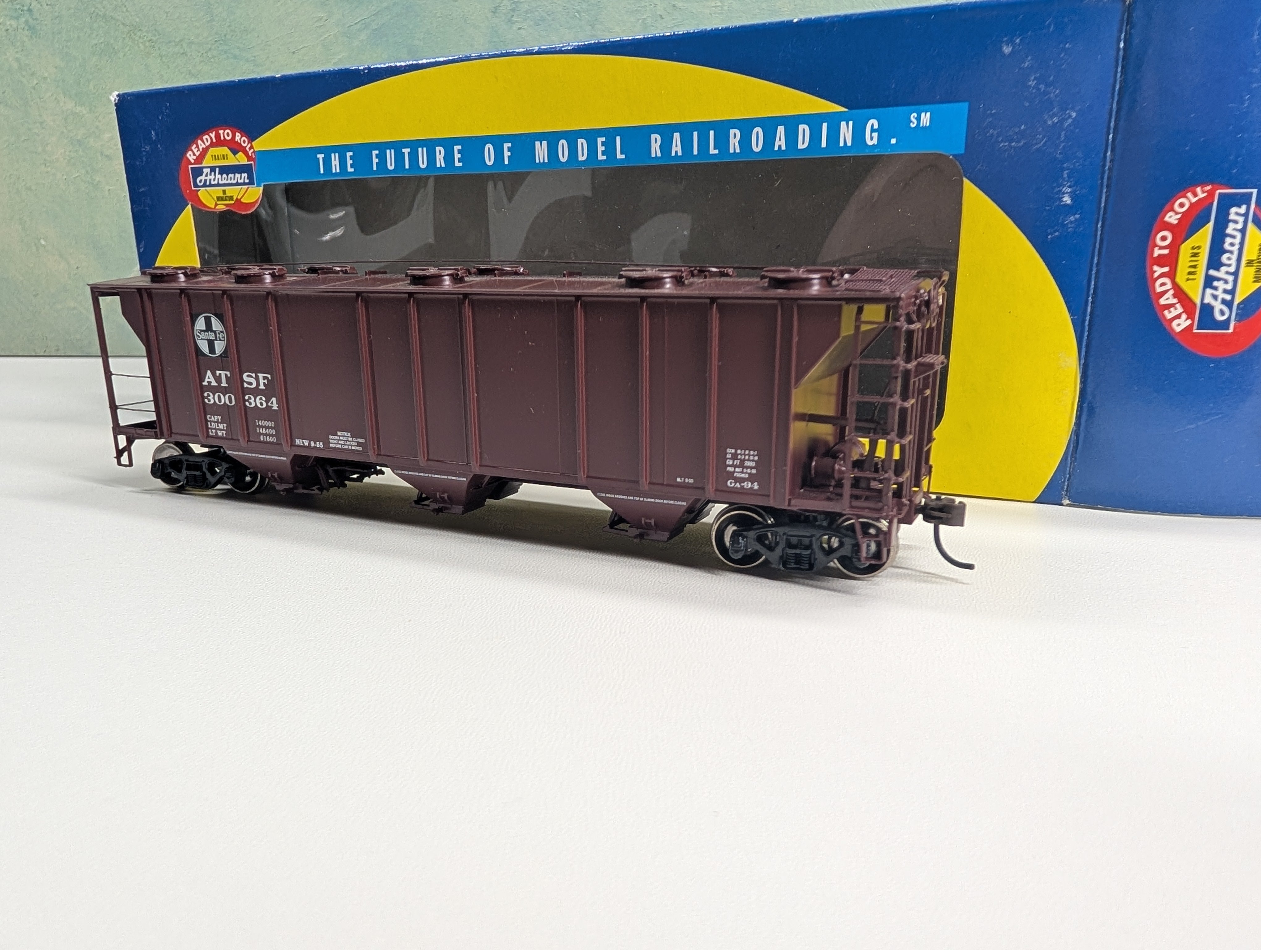 USED Athearn 93702 HO Scale PS 2893 Covered Hopper Santa Fe ATSF #300364