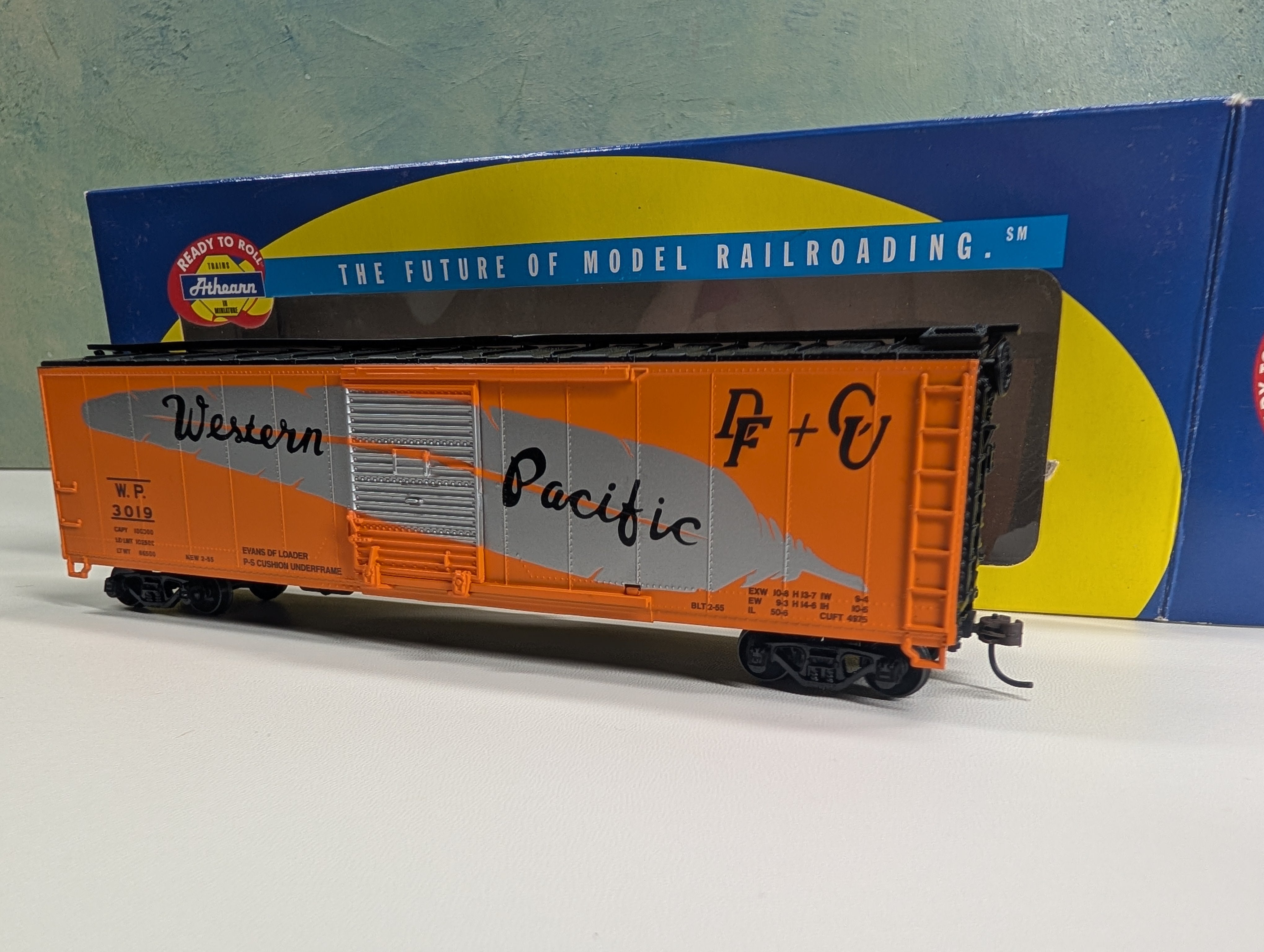 USED Athearn 7072 HO Scale 50' SD Box Car Western Pacific WP #3019