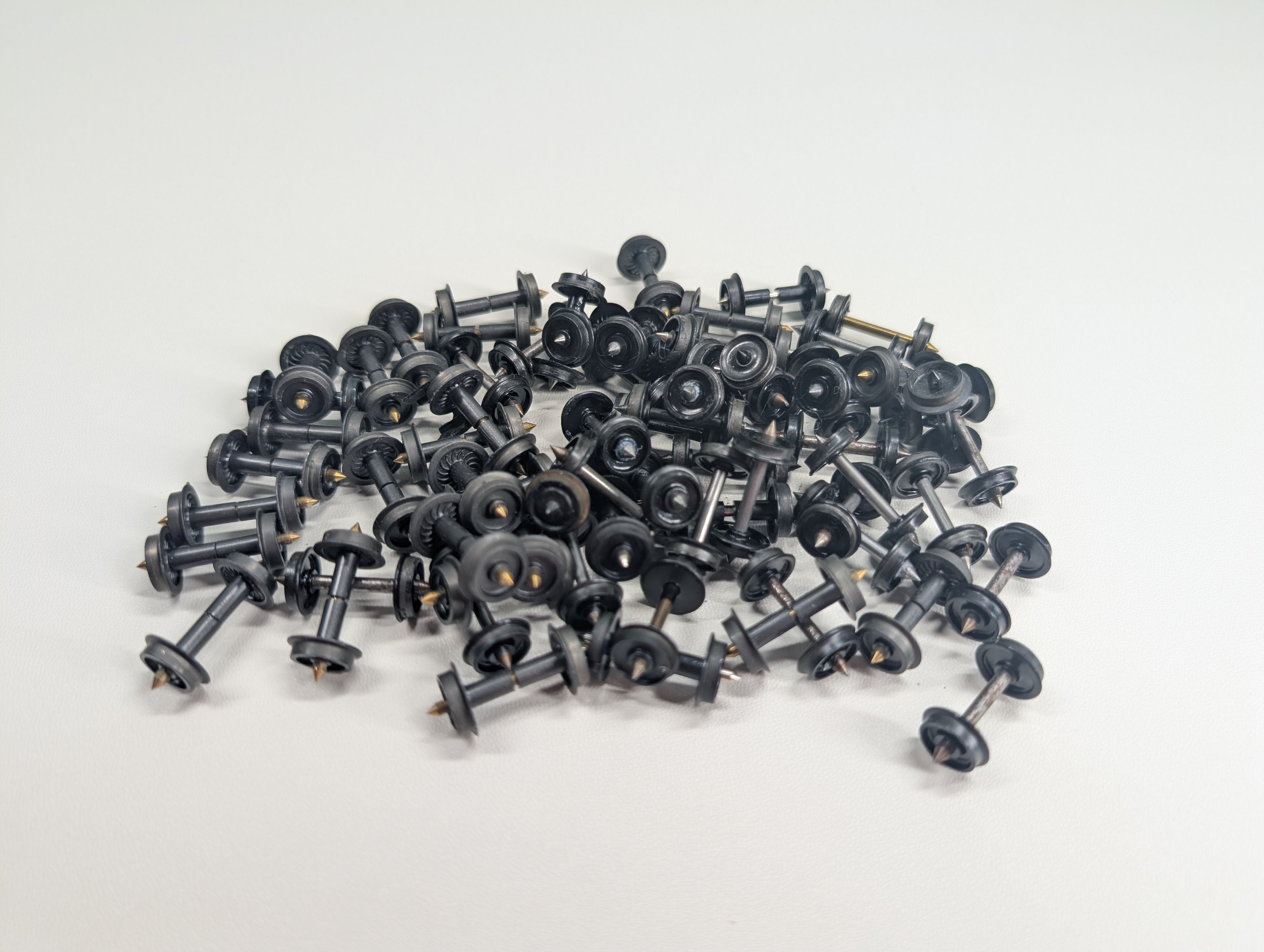 USED HO Scale Lot of Plastic Wheels