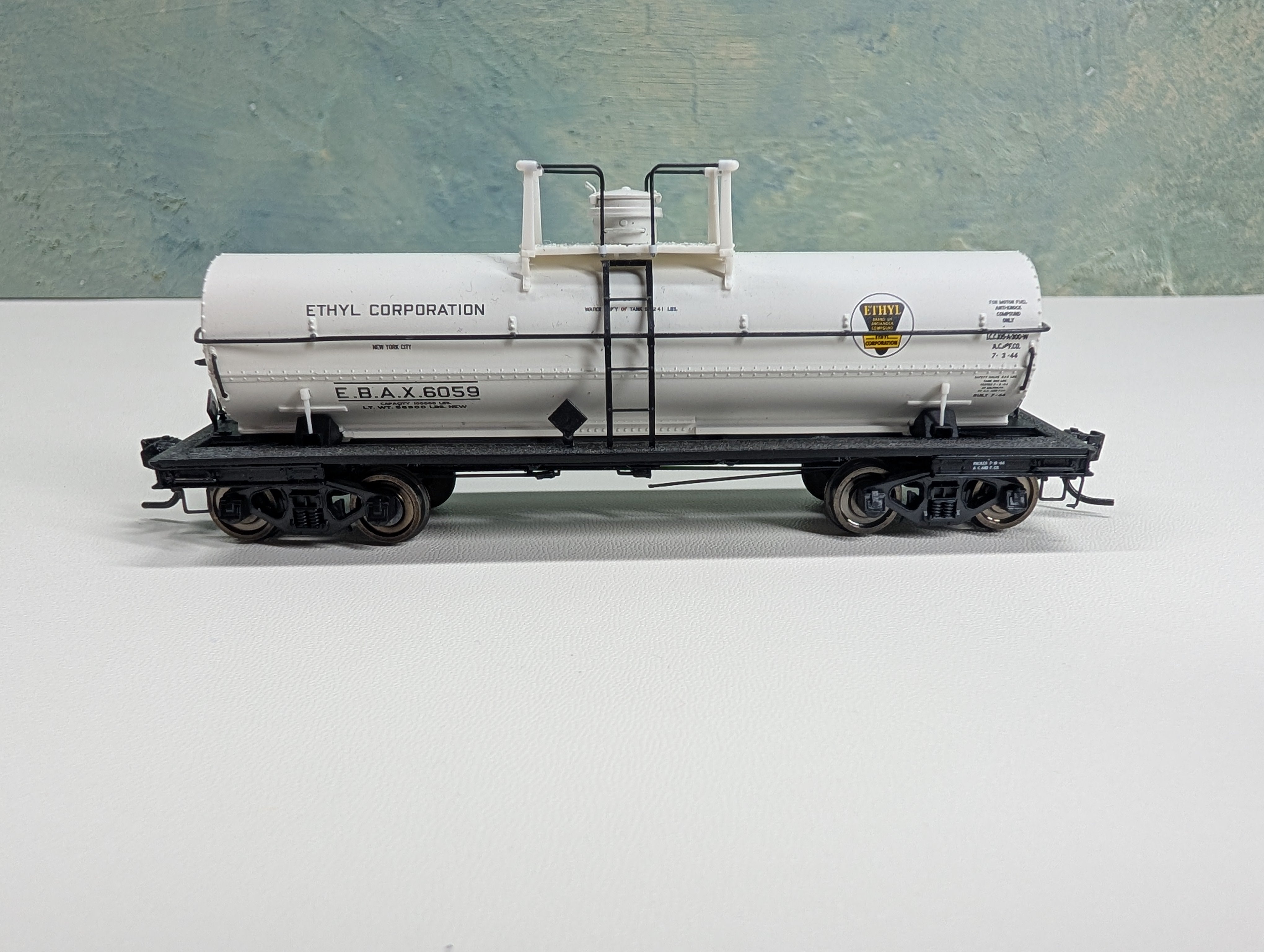 USED Broadway Limited 6126 HO Scale 6000 Gallon Tank Car Ethyl Co. EBAX #6059