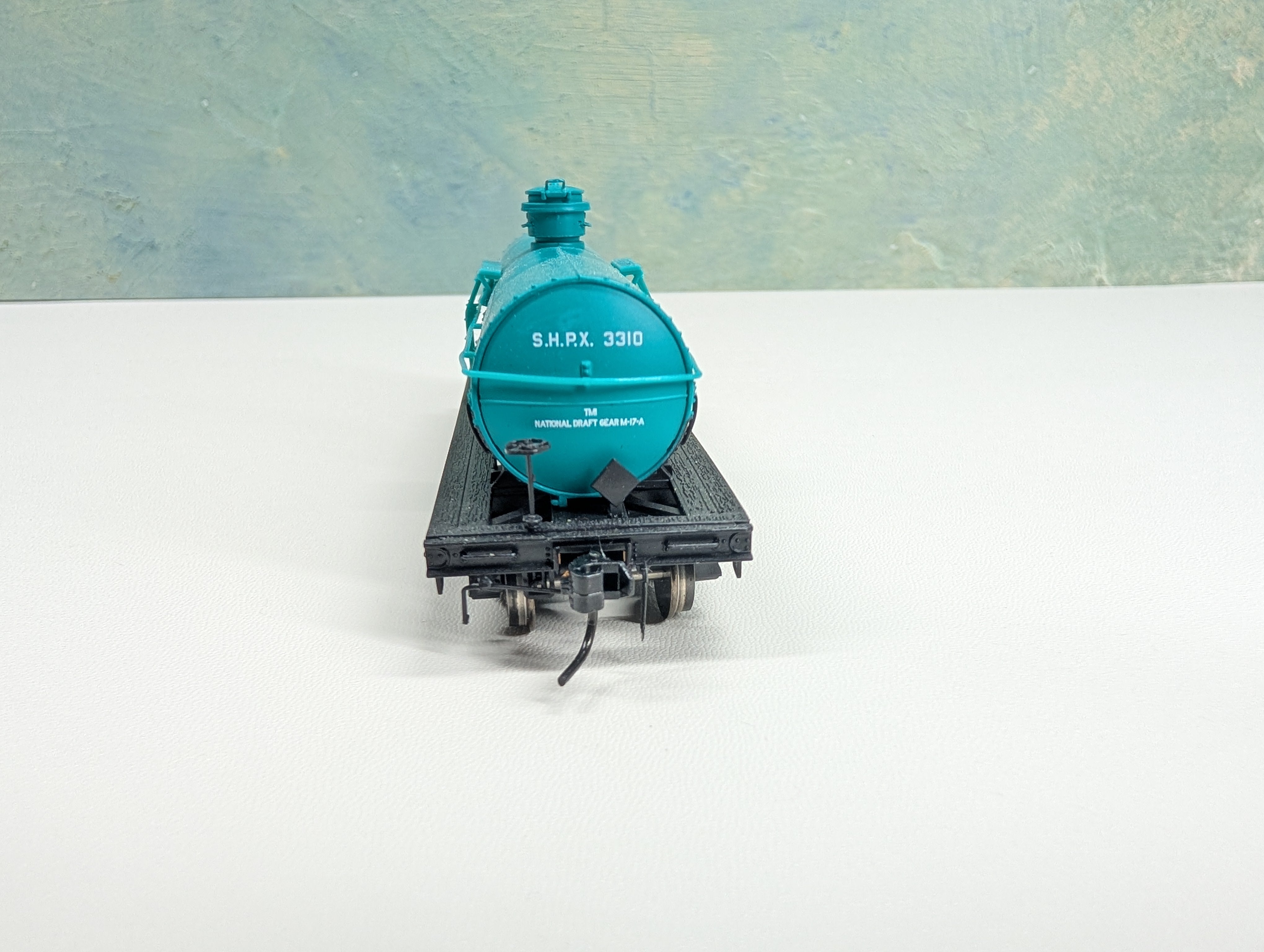 USED Broadway Limited 6126 HO Scale 6000 Gallon Tank Car Mathieson Chemicals SHPX #3310
