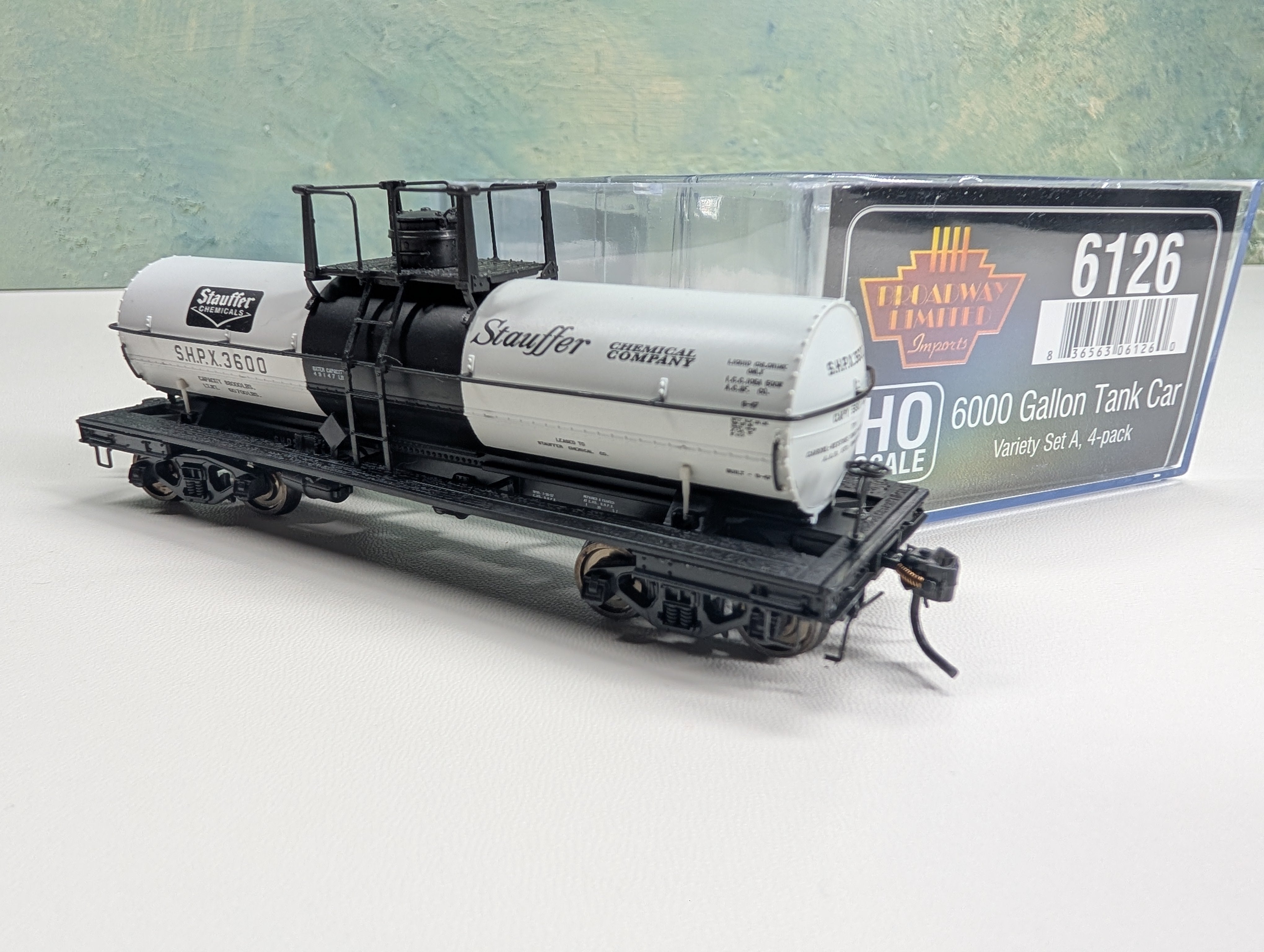 USED Broadway Limited 6126 HO Scale 6000 Gallon Tank Car Stauffer Chemical SHPX #3600