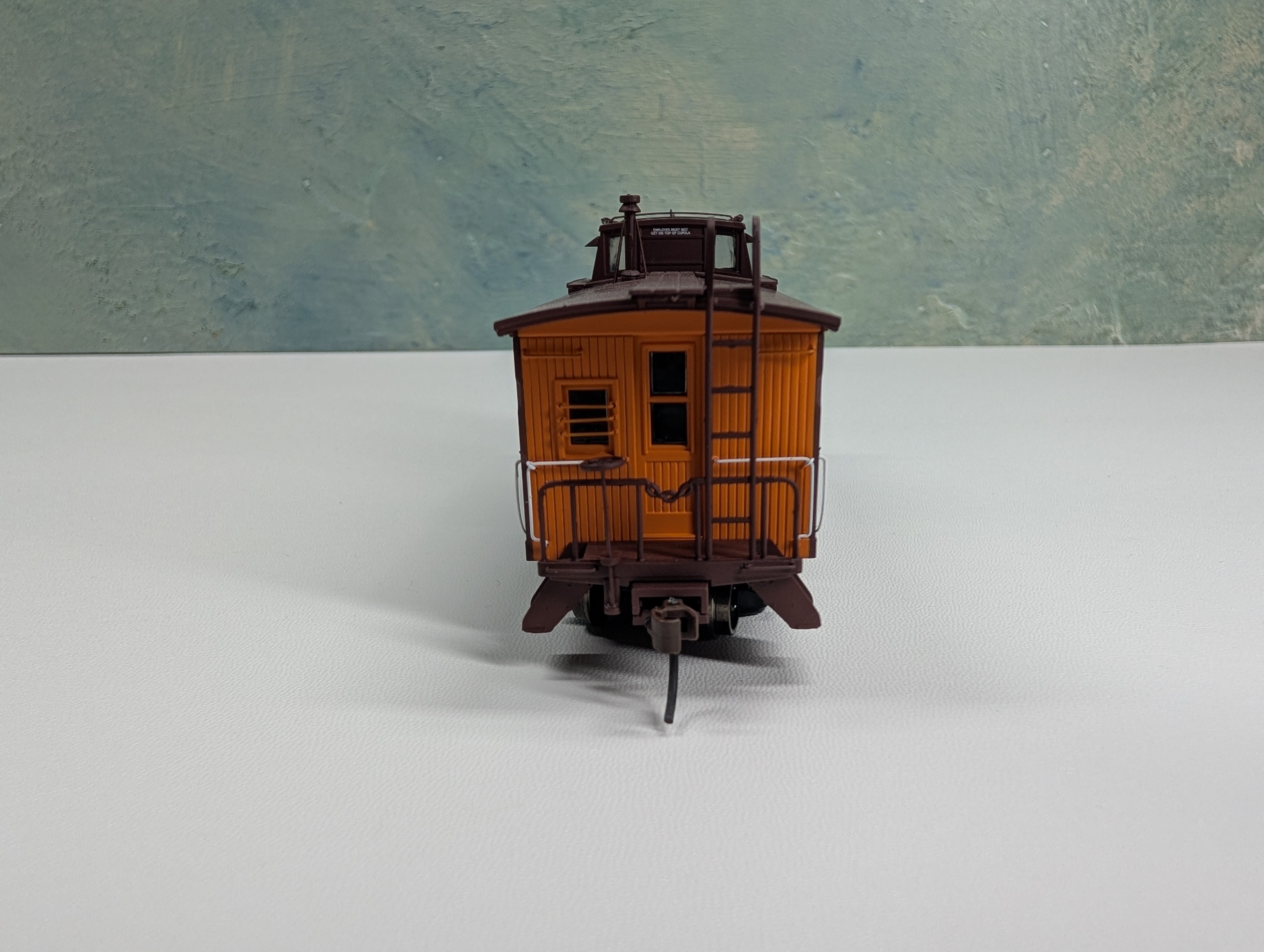 USED Walthers 932-7613 HO Scale C-30-1 Wood Caboose Southern Pacific #821