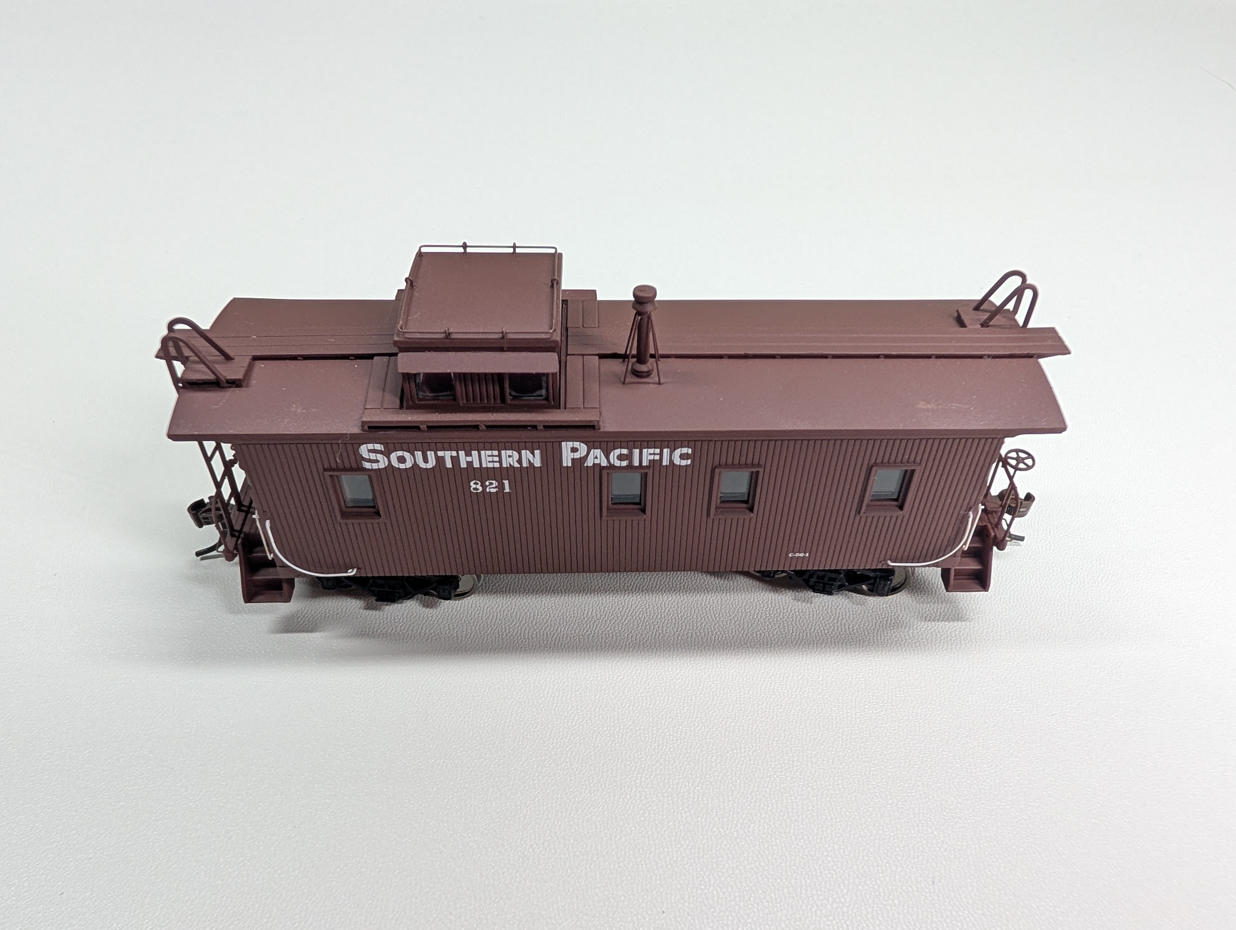 USED Walthers 932-7613 HO Scale C-30-1 Wood Caboose Southern Pacific #821
