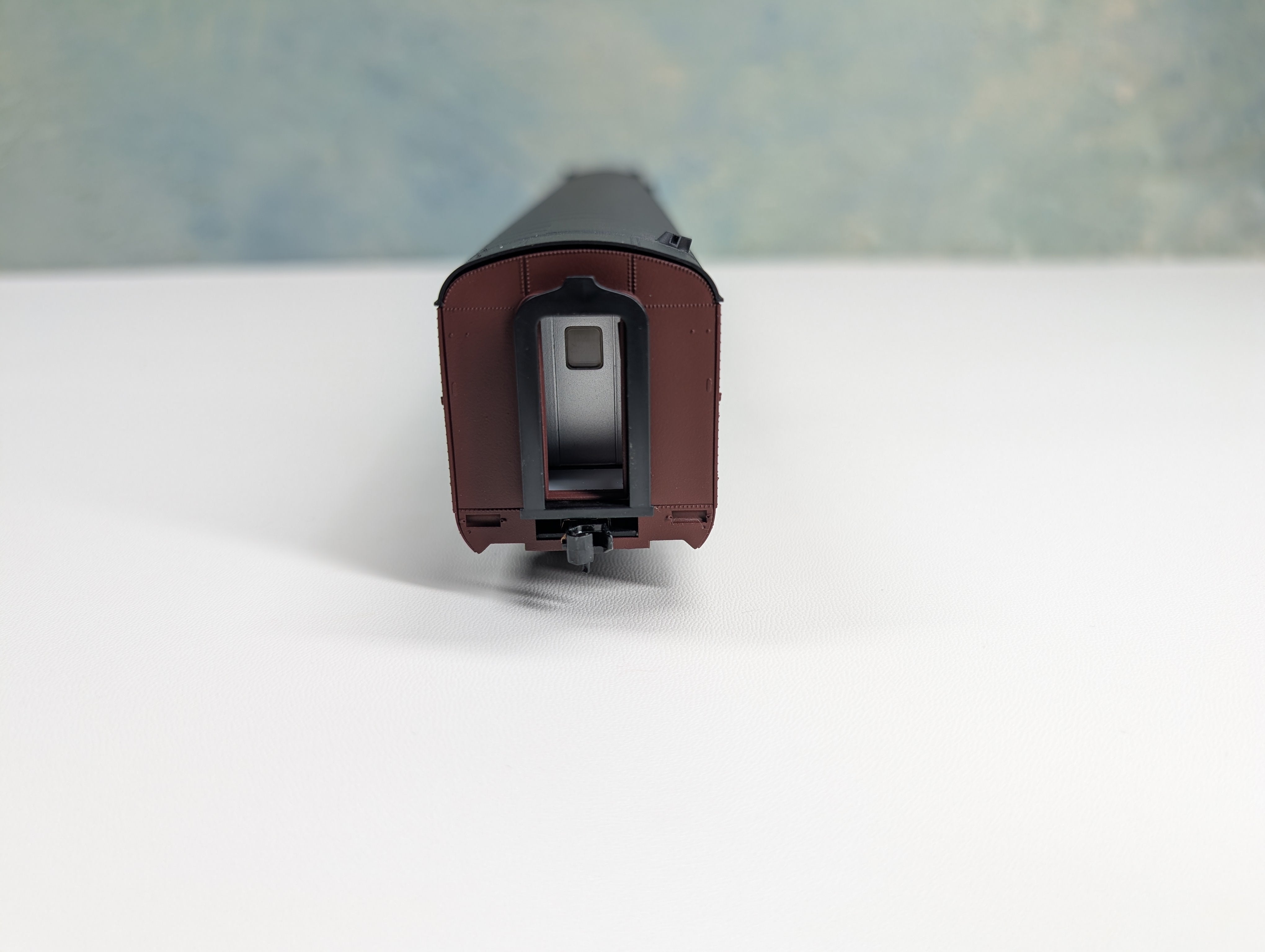 USED Walthers 932-6727 HO Scale Pullman-Standard 6-6-4 Sleeper Passenger Car Pennsylvania American Honor