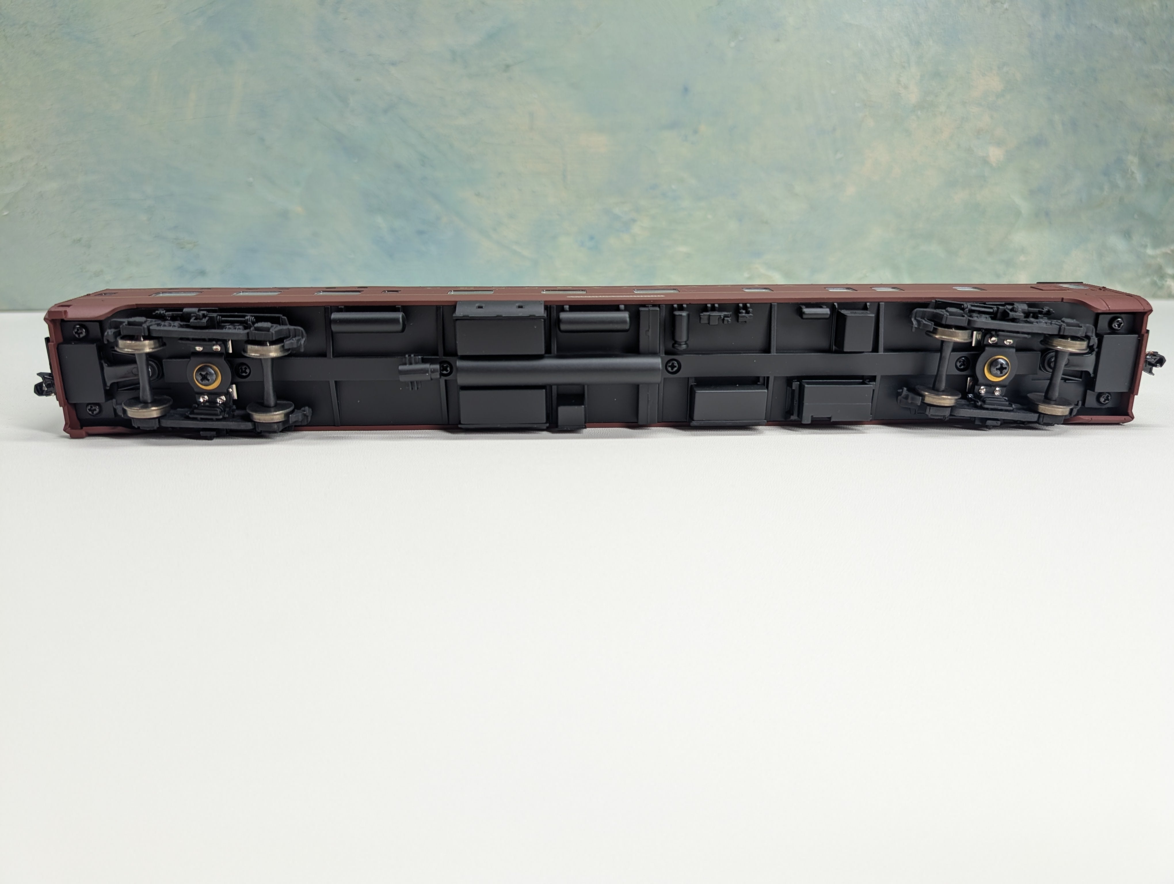 USED Walthers 932-6727 HO Scale Pullman-Standard 6-6-4 Sleeper Passenger Car Pennsylvania American Honor