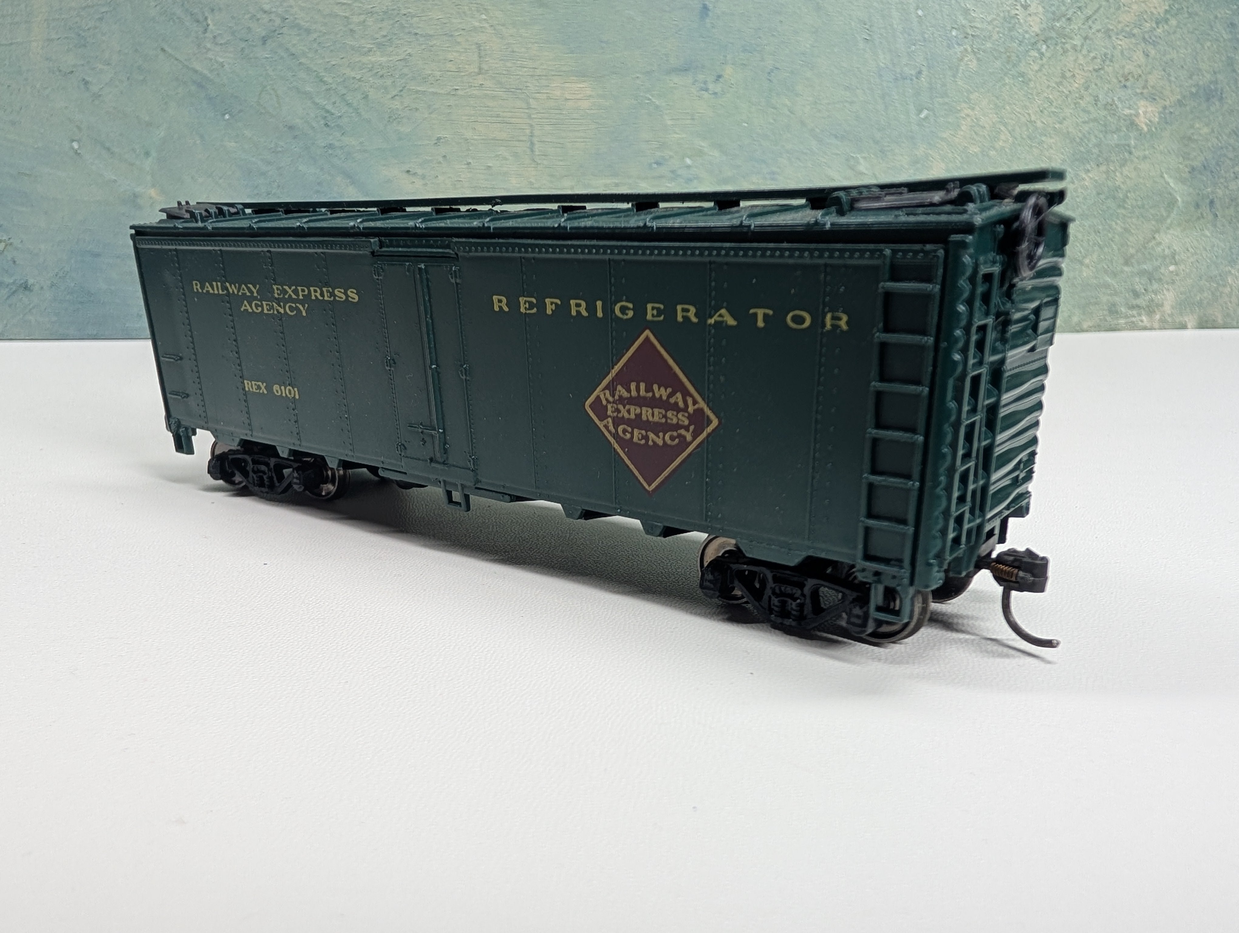 USED Athearn HO Scale 40' Reefer Railway Express Agency REX #6101