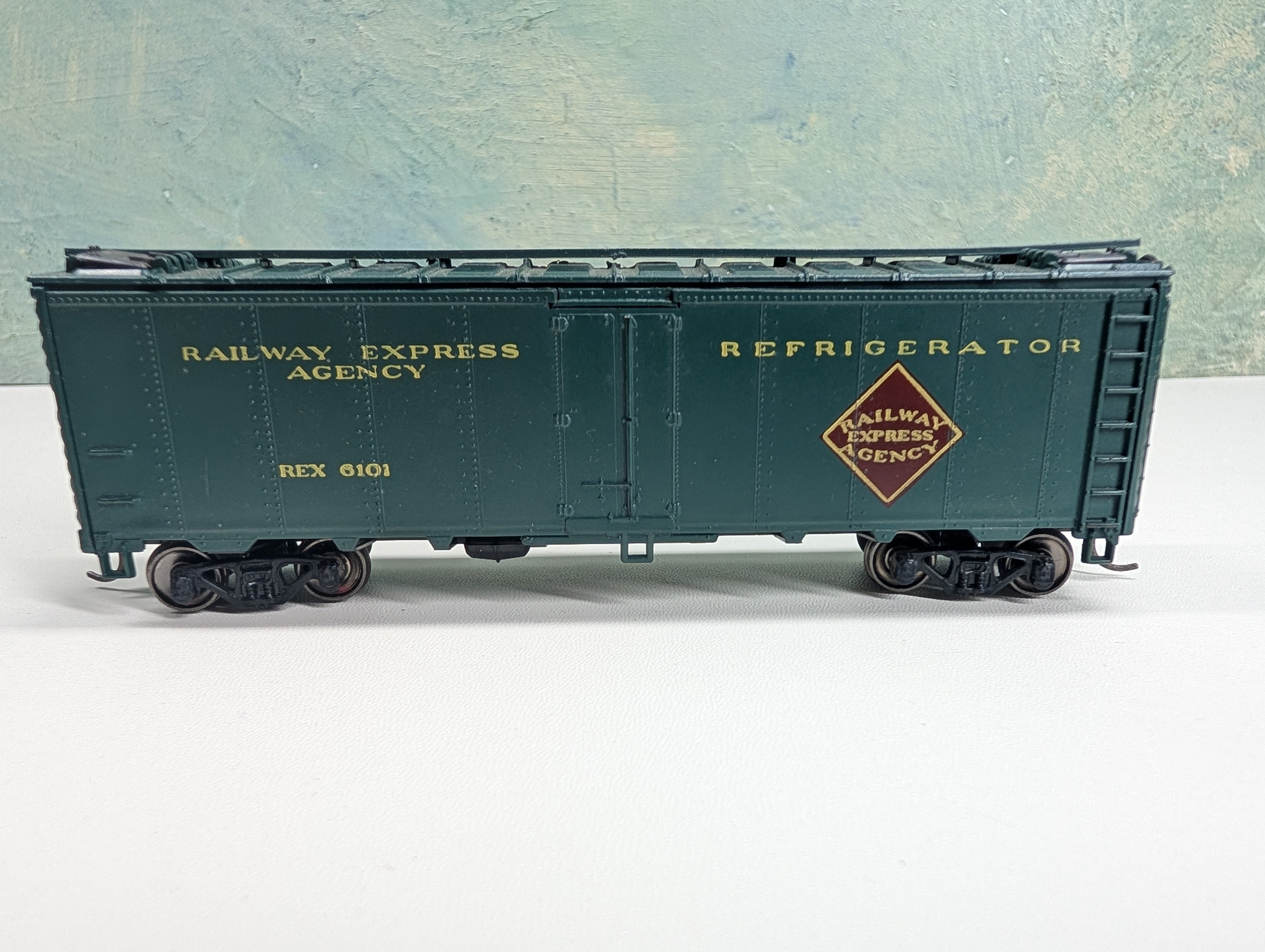 USED Athearn HO Scale 40' Reefer Railway Express Agency REX #6101