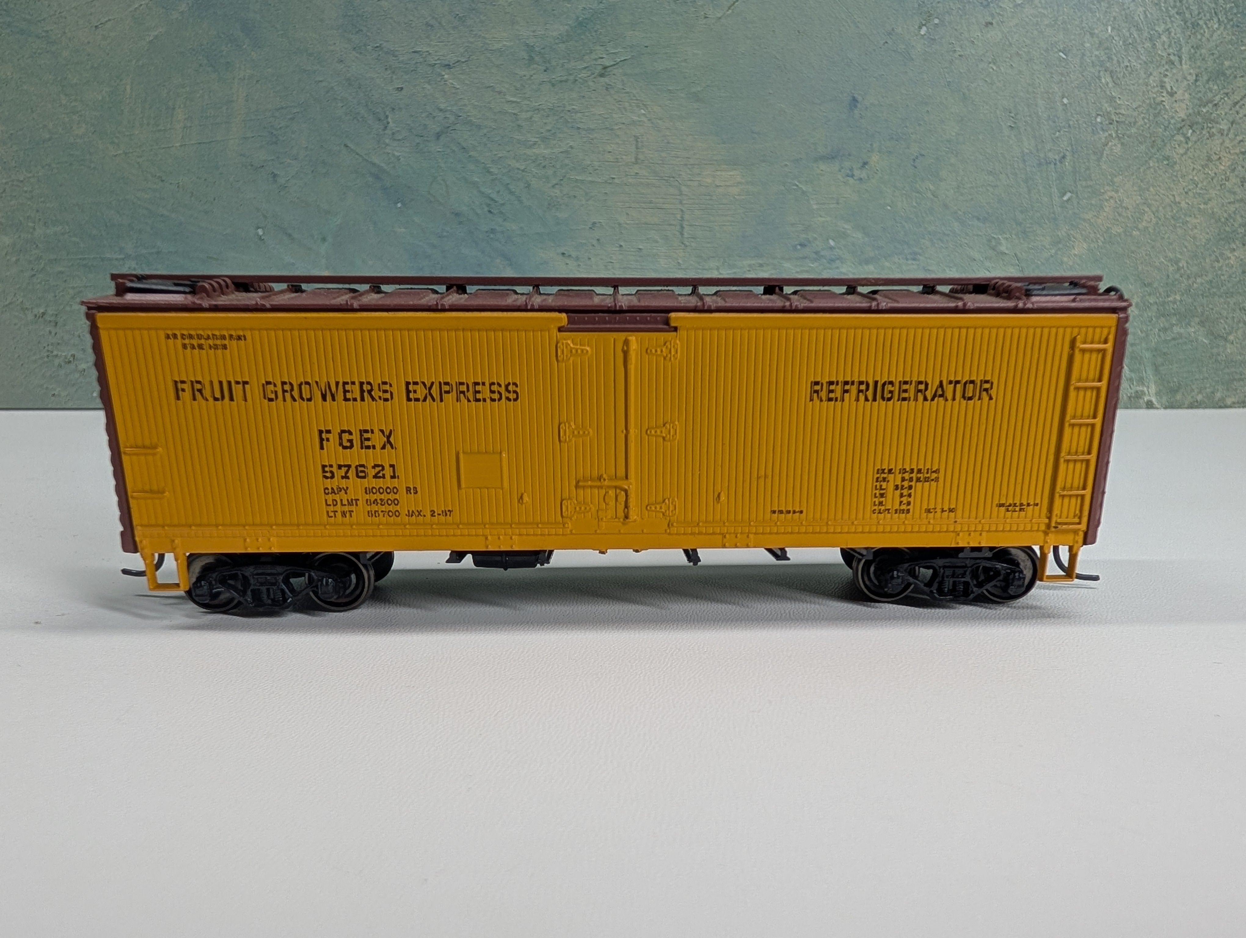 USED Athearn HO Scale 40' Reefer Fruit Growers Express FGEX #57621