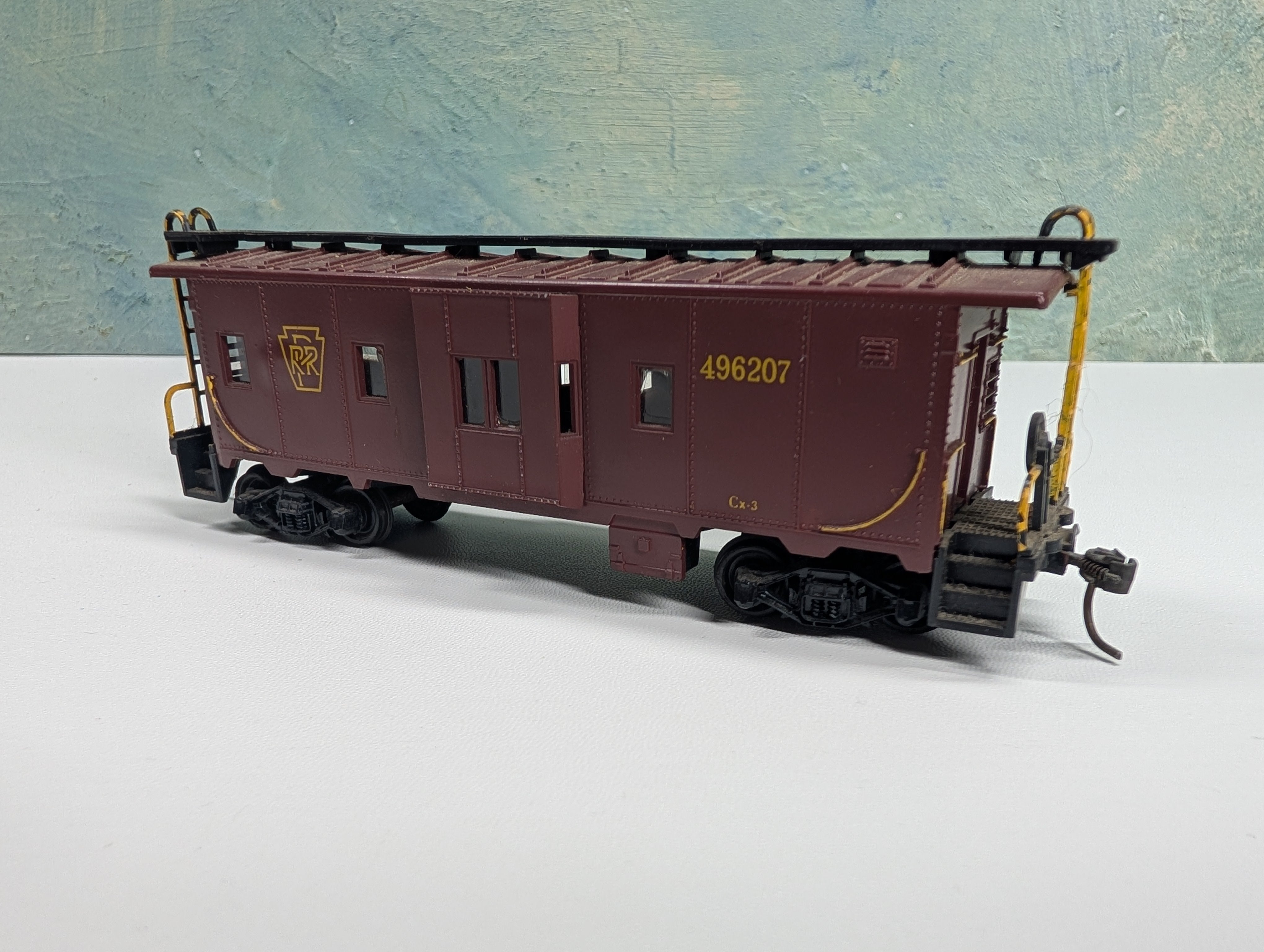 USED HO Scale Bay Window Caboose Pennsylvania #496207