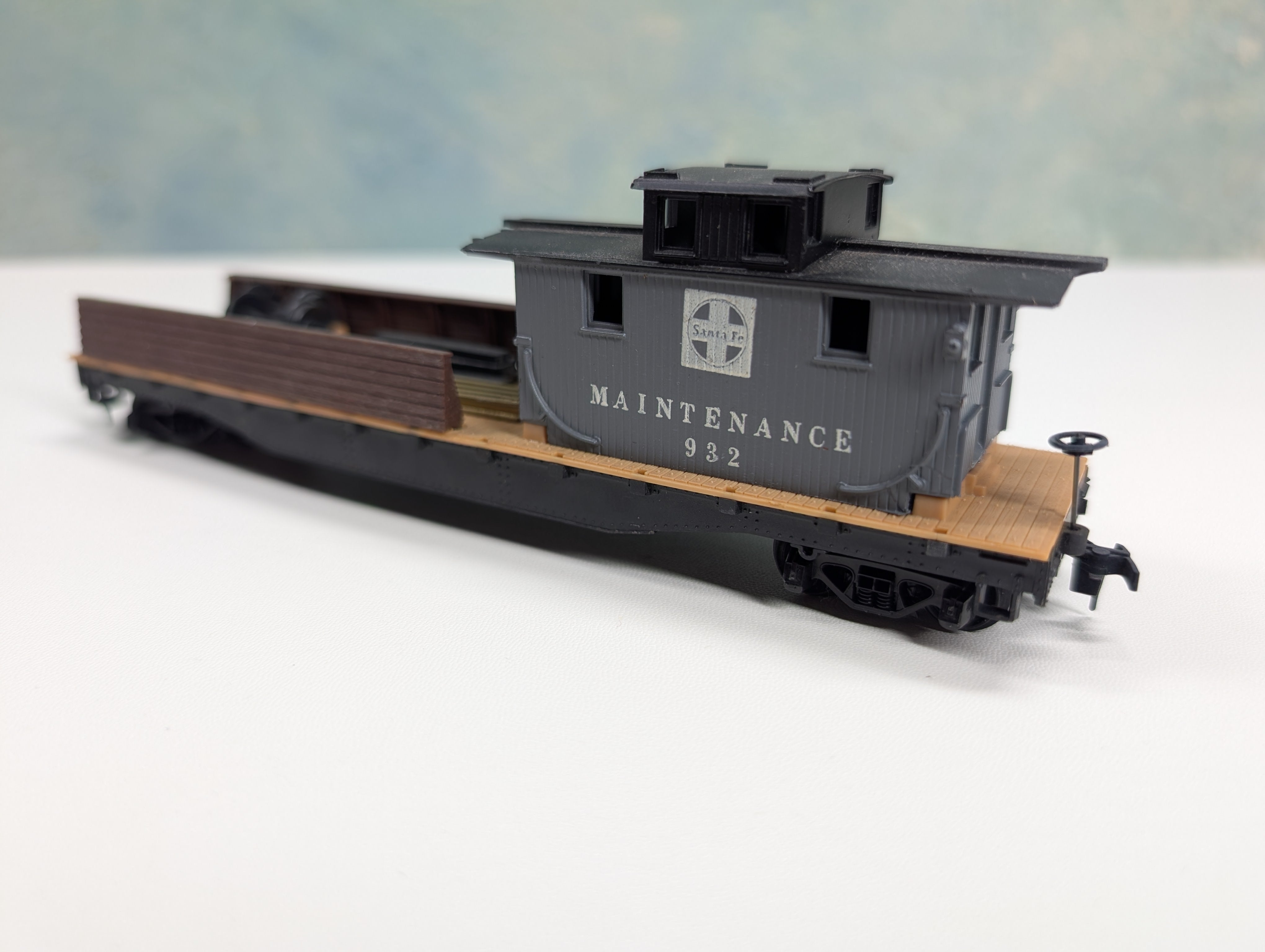 USED Mantua HO Scale Maintenance Car Santa Fe #932
