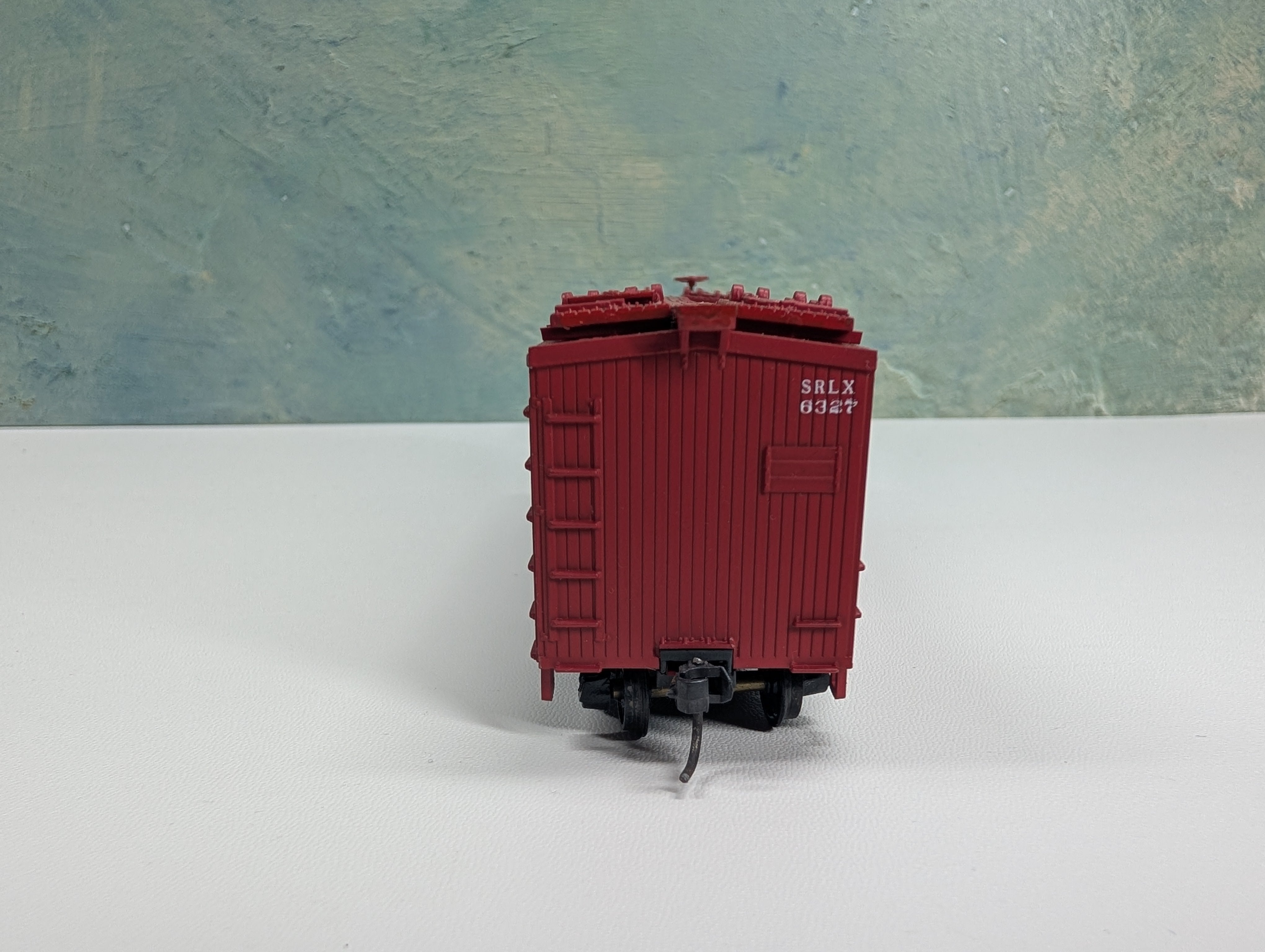 USED Walthers HO Scale 40' Wooden Reefer Swift Refrigerator Line SLRX #6327