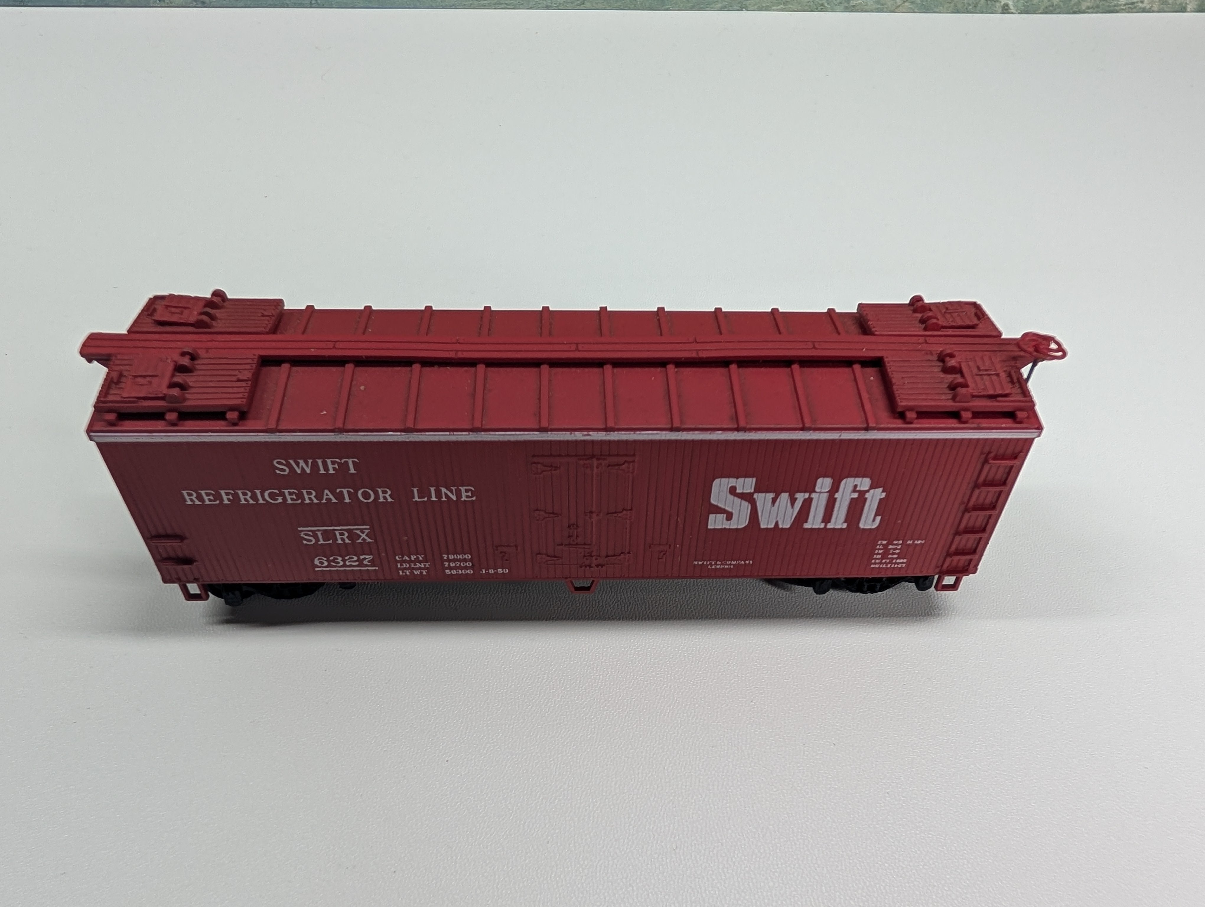 USED Walthers HO Scale 40' Wooden Reefer Swift Refrigerator Line SLRX #6327