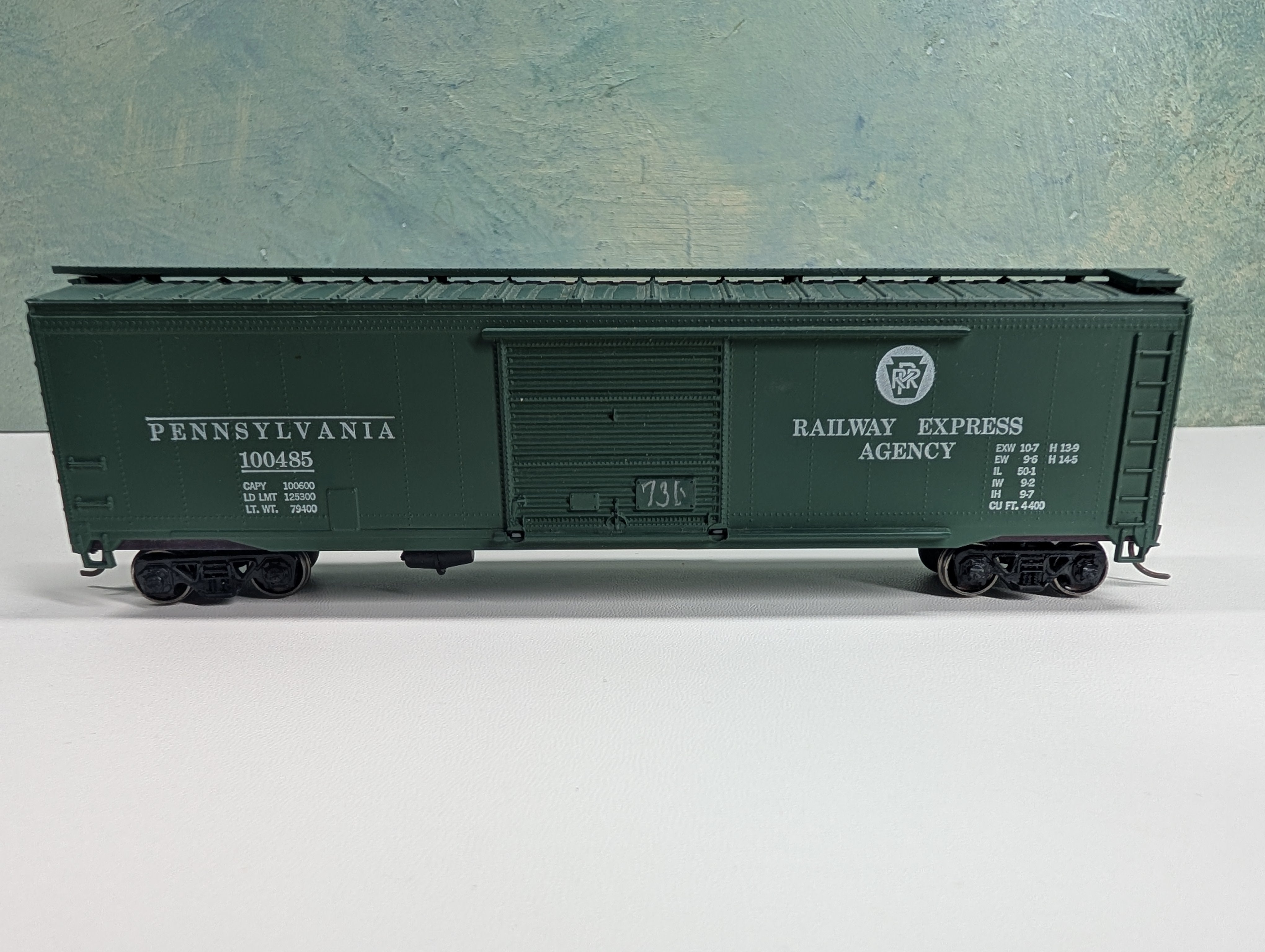 USED Roundhouse HO Scale 50' Box Car Pennsylvania Railway Express Agency #100485
