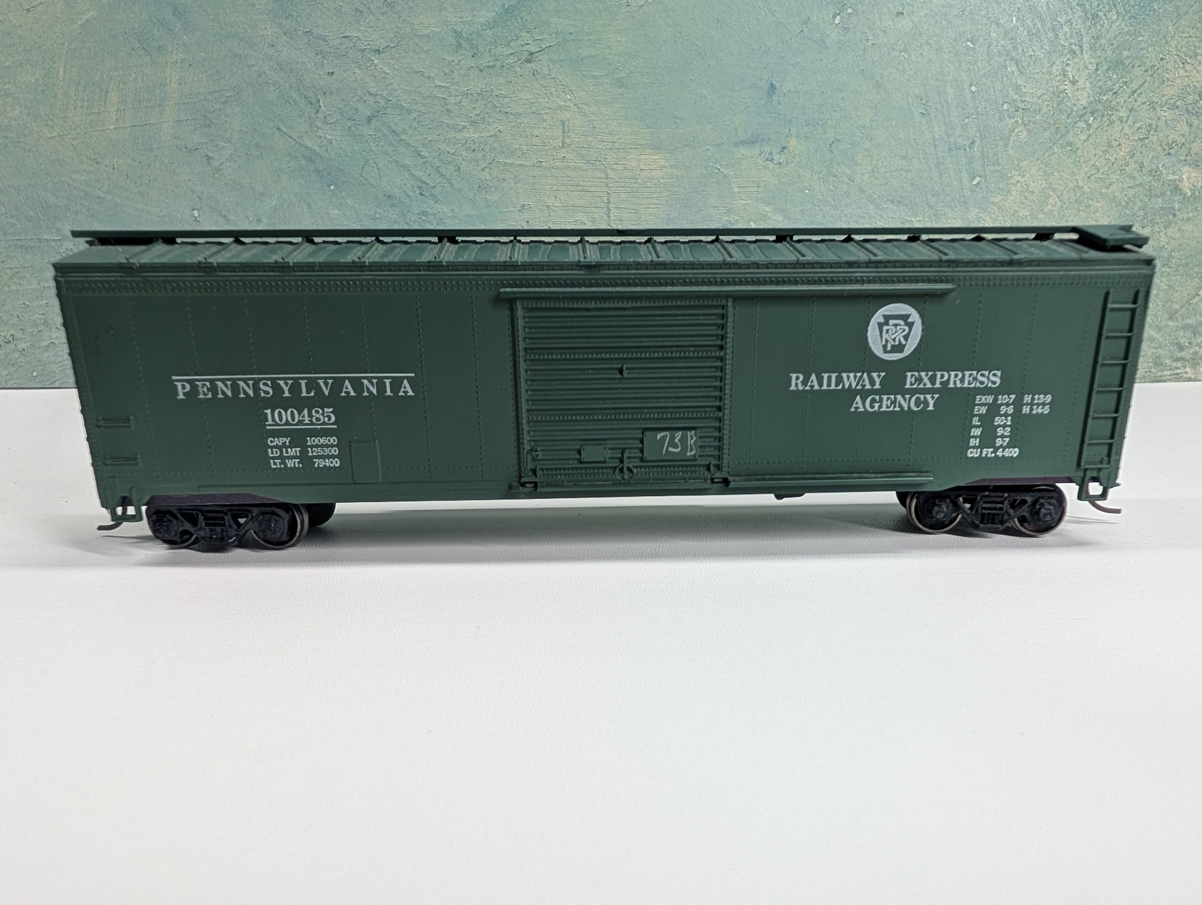 USED Roundhouse HO Scale 50' Box Car Pennsylvania Railway Express Agency #100485