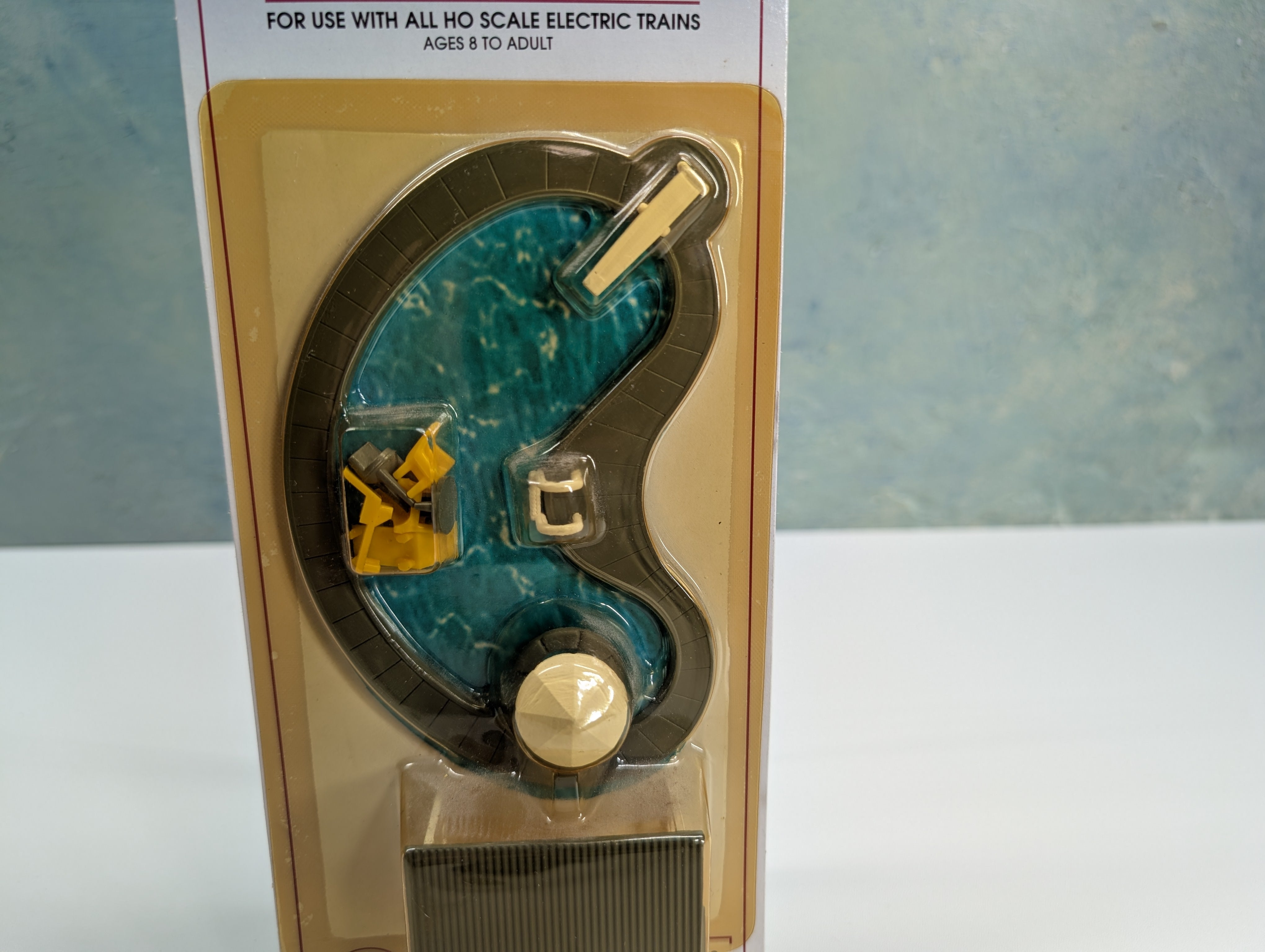 Bachmann 42215 HO Scale Swimming Pool & Accessories