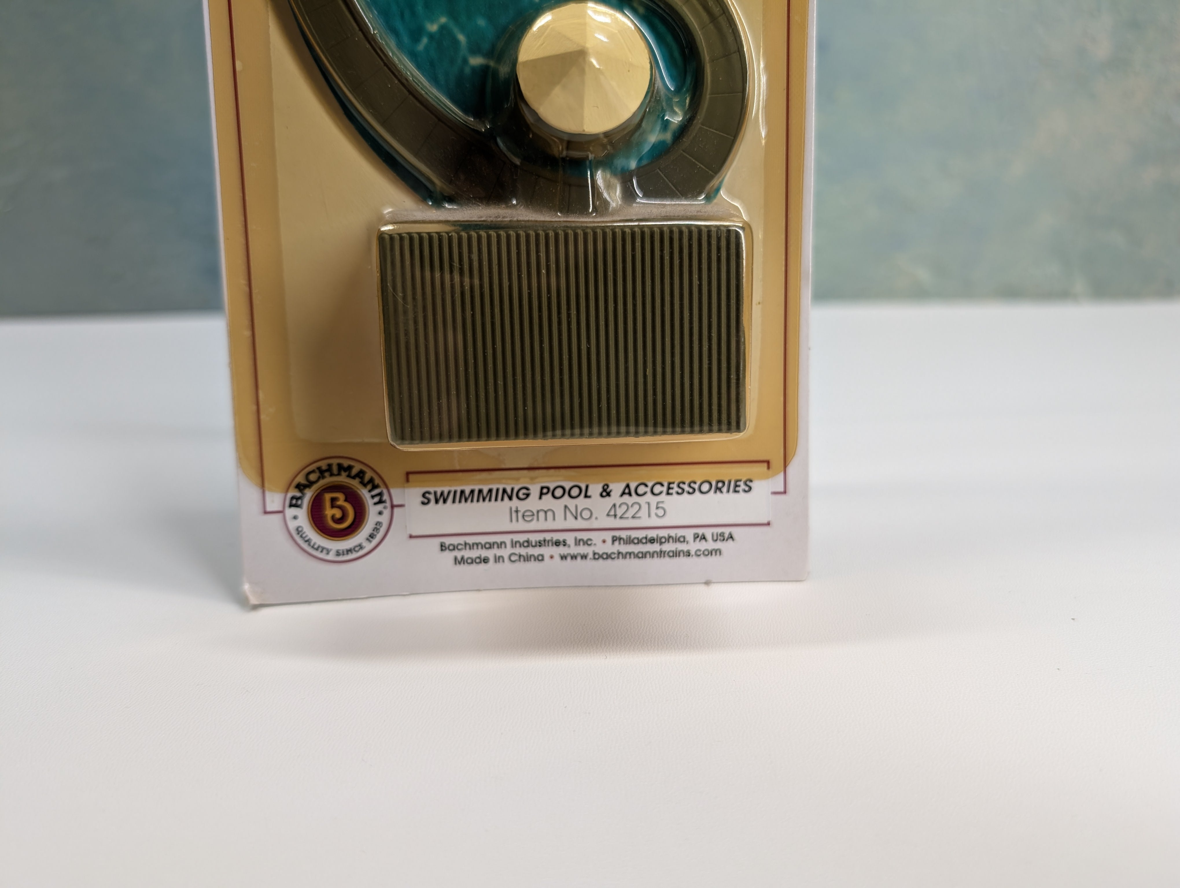 Bachmann 42215 HO Scale Swimming Pool & Accessories