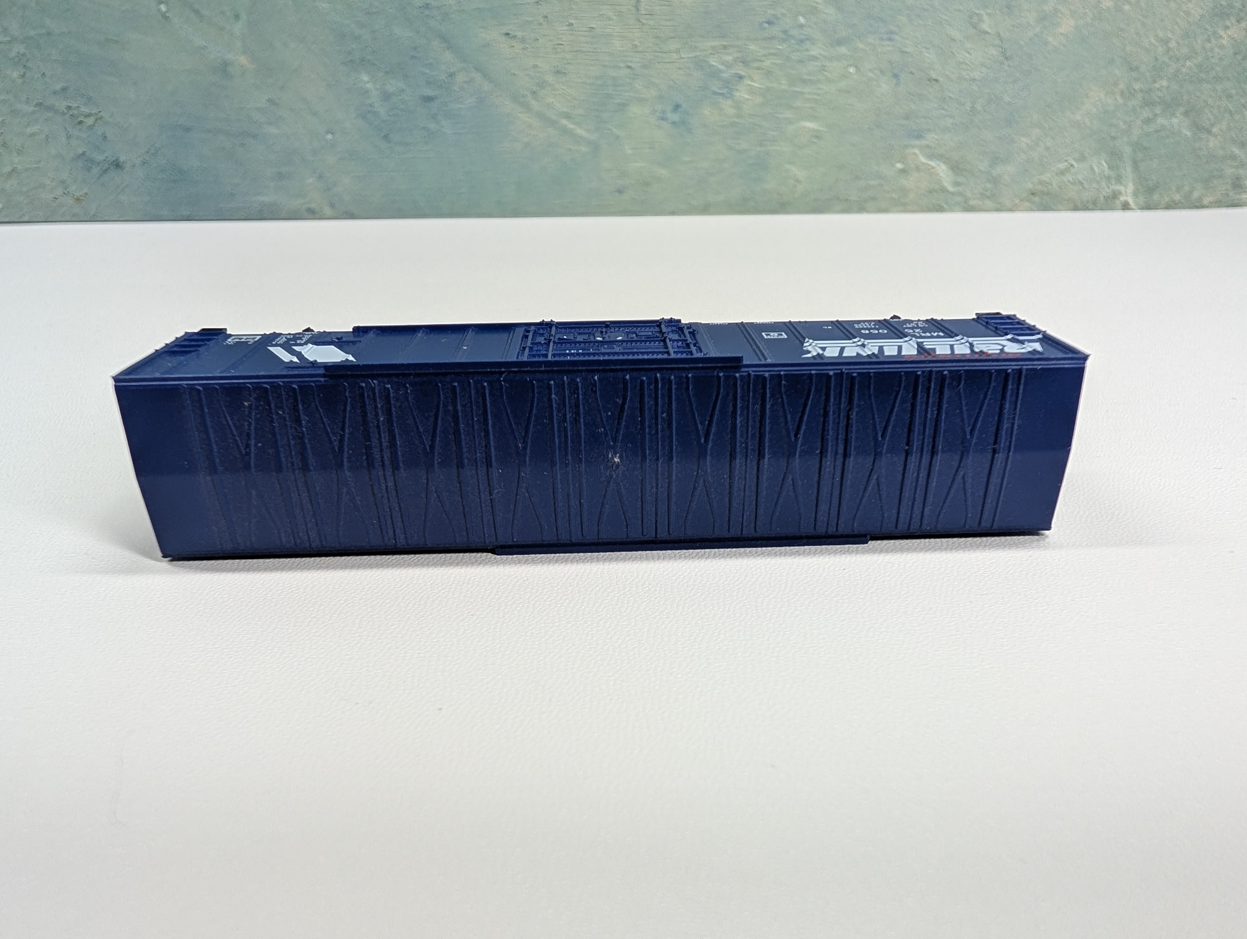 USED Micro-Trains 27240 N Scale 50' Rib Side Box Car Plug Door w/o Roofwalk Montana Rail Link MRL #25058