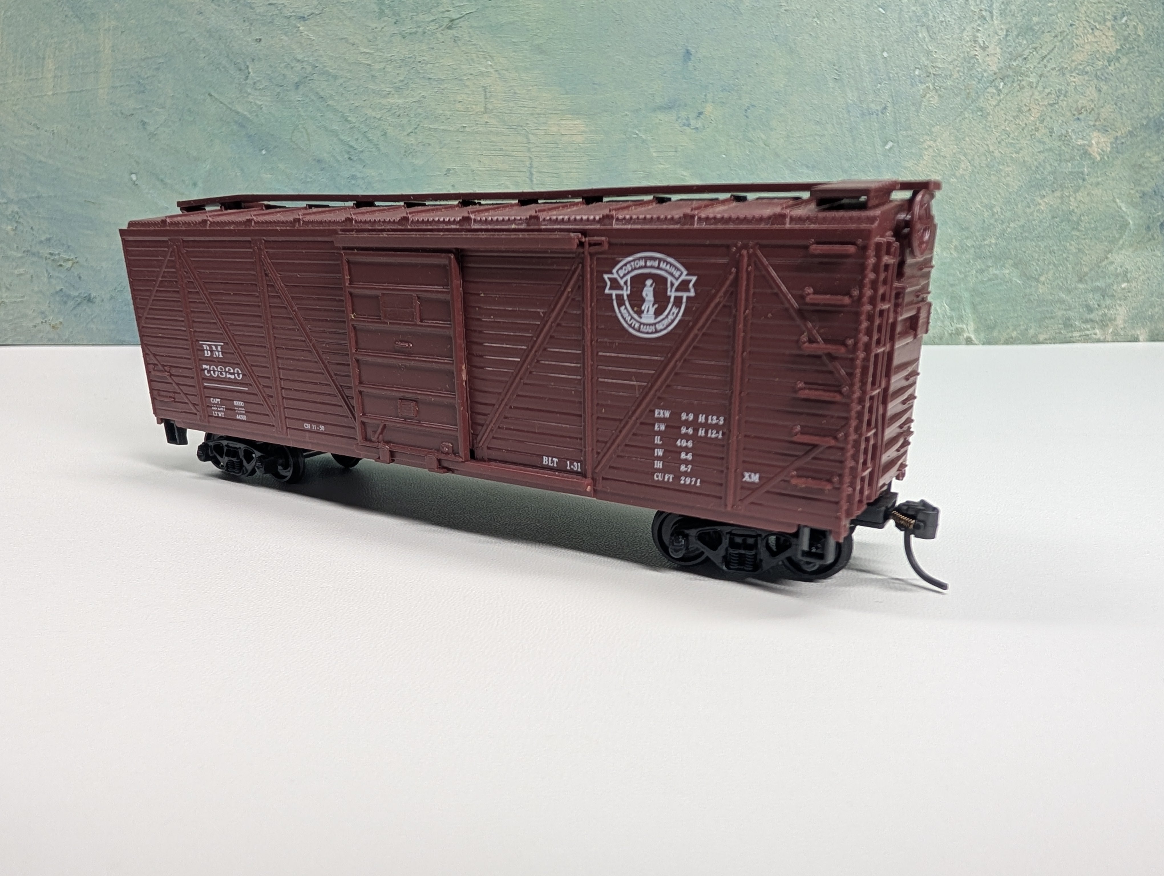 USED Roundhouse HO Scale 40' Wooden Box Car Boston and Maine BM #70820