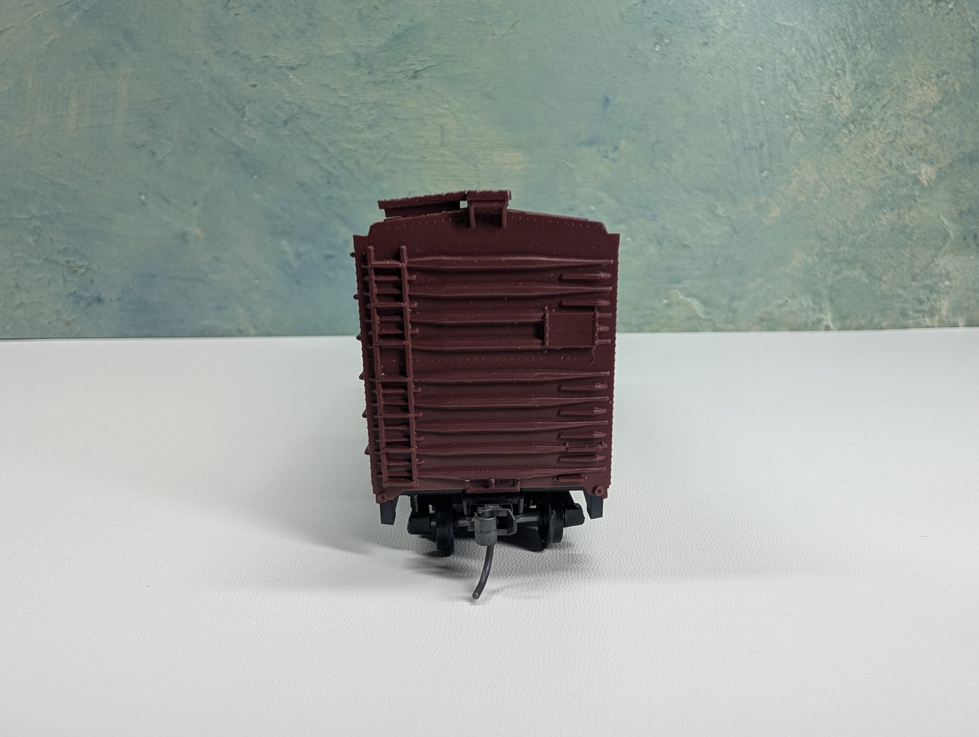 USED Roundhouse HO Scale 40' Wooden Box Car Boston and Maine BM #70820