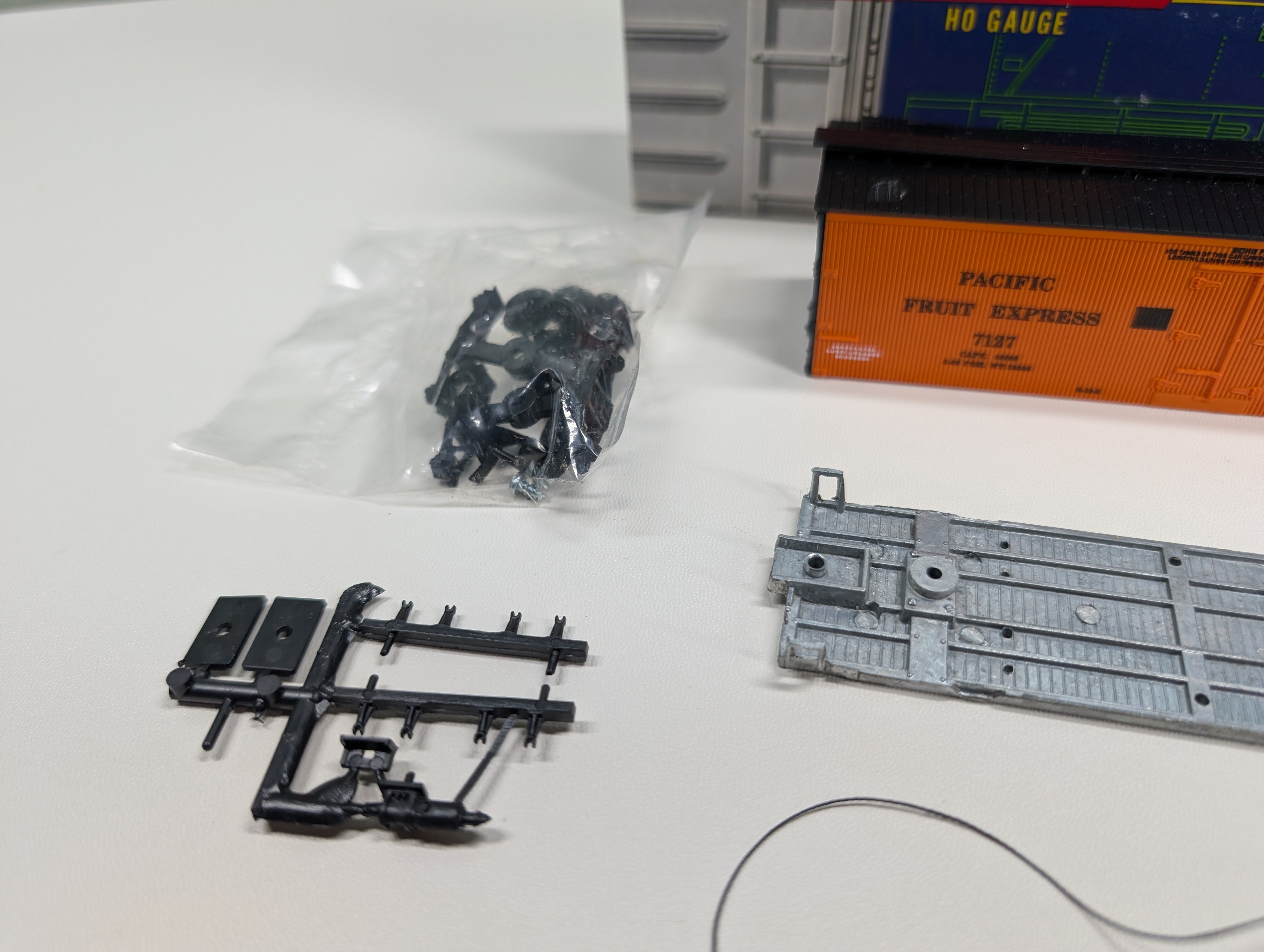 USED Roundhouse HO Scale 36' Reefer Pacific Fruit Express #7127 Kit