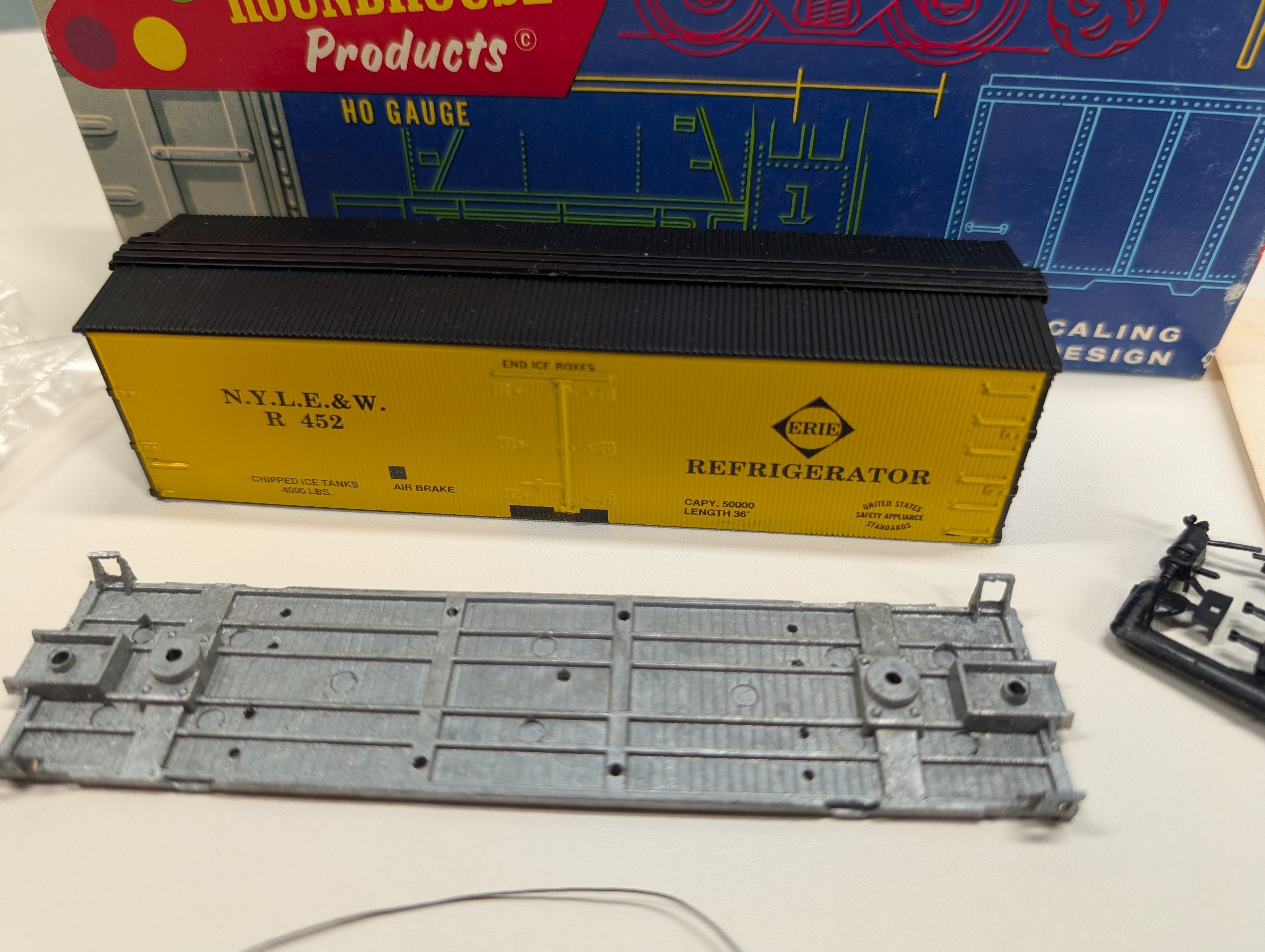 USED Roundhouse HO Scale Old Time Reefer Car Erie NYLE&W #R452 Kit