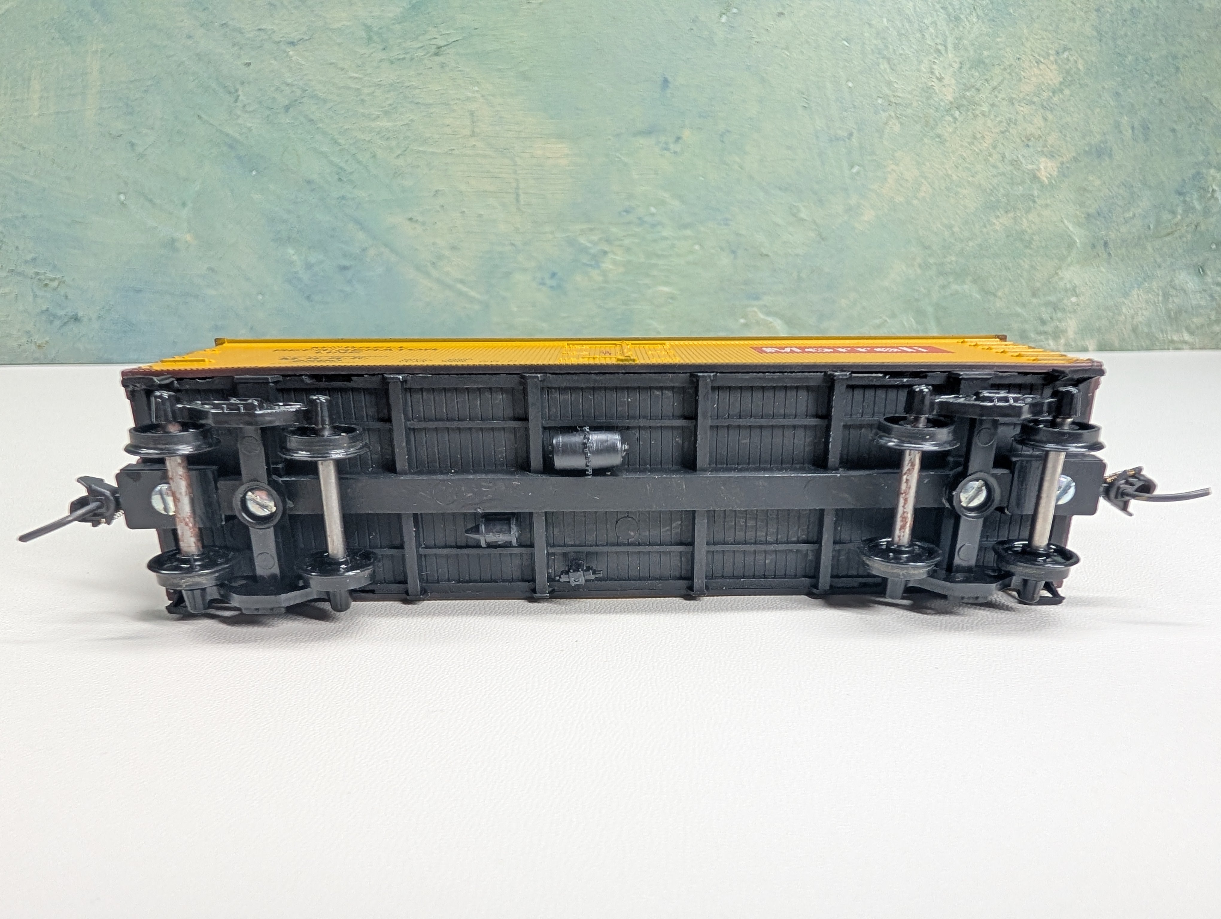 USED Roundhouse HO Scale 36' Billboard Reefer Morrell MRRX #2500