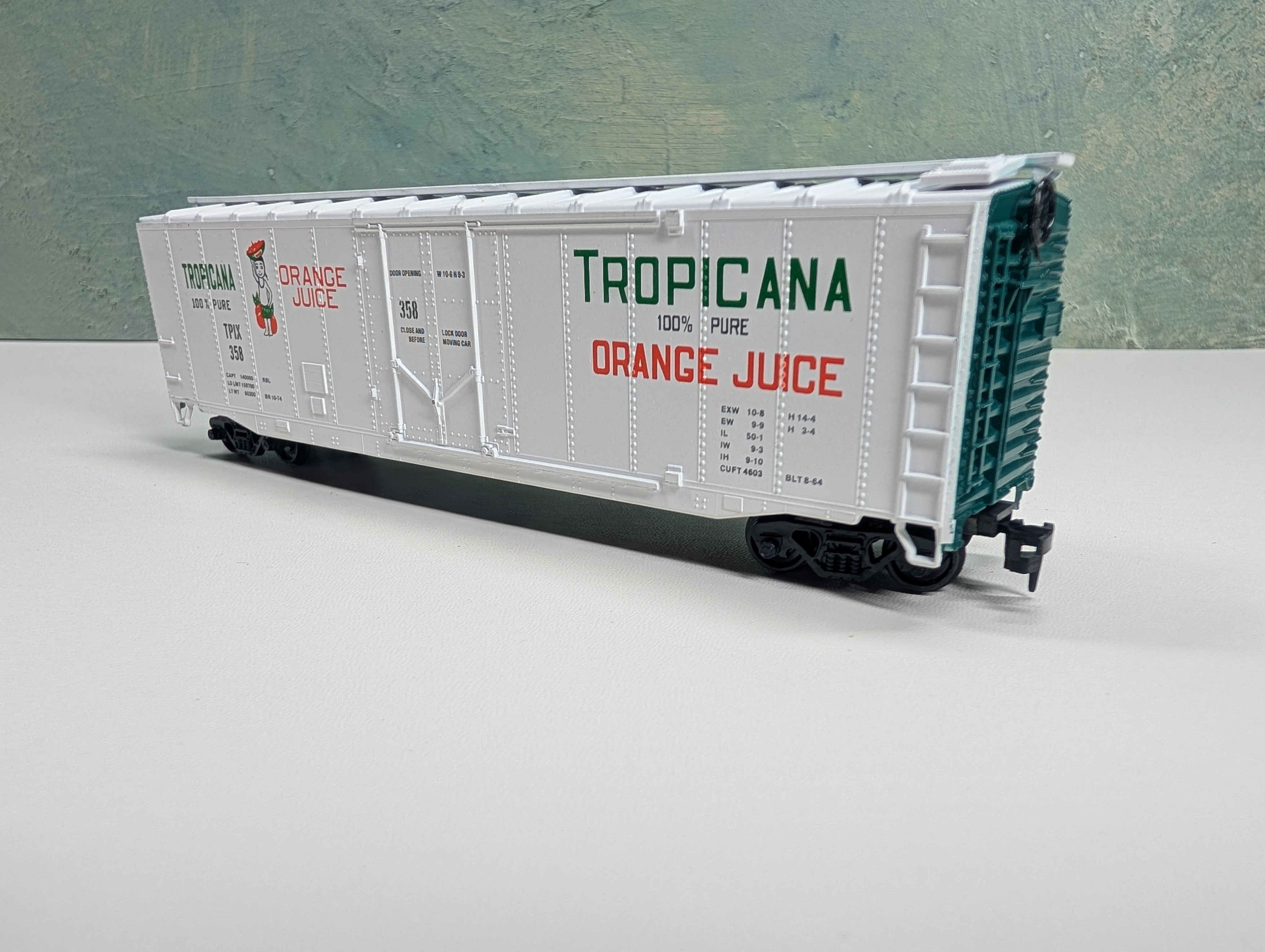 USED Athearn HO Scale 50' Box Car Tropicana TPIX #358