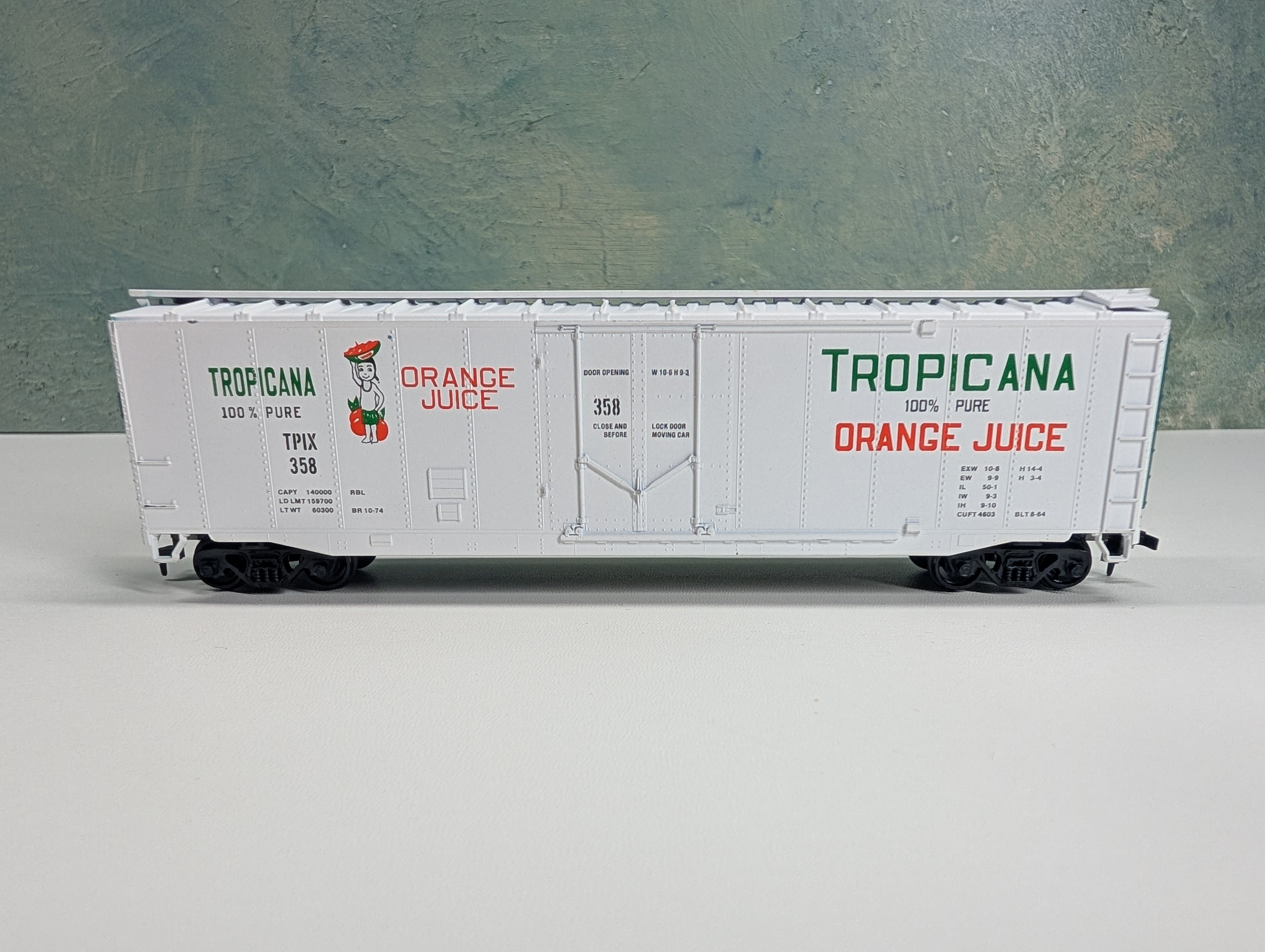 USED Athearn HO Scale 50' Box Car Tropicana TPIX #358