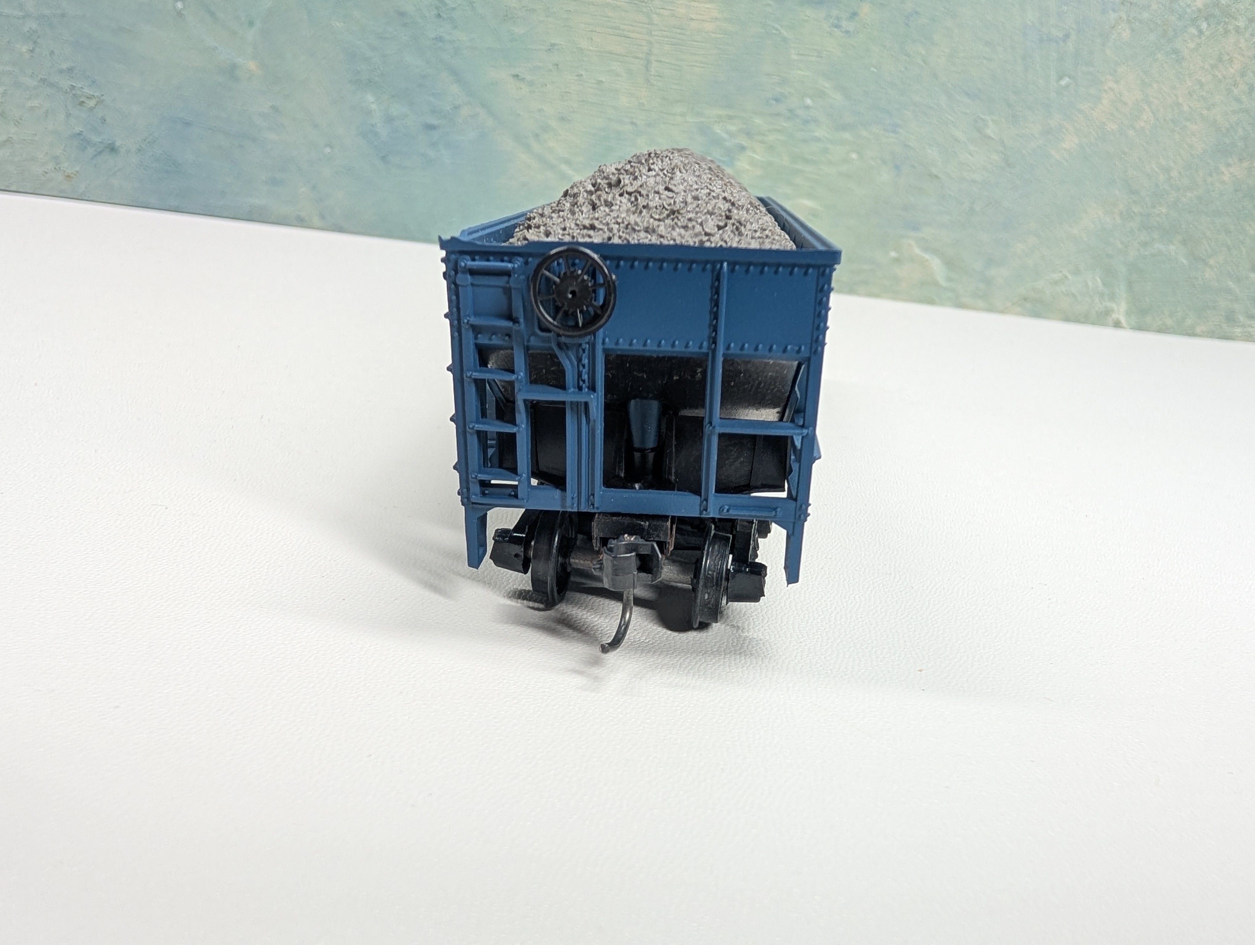 USED Athearn HO Scale Operating Hopper w/ Load Boston & Maine BM #71714