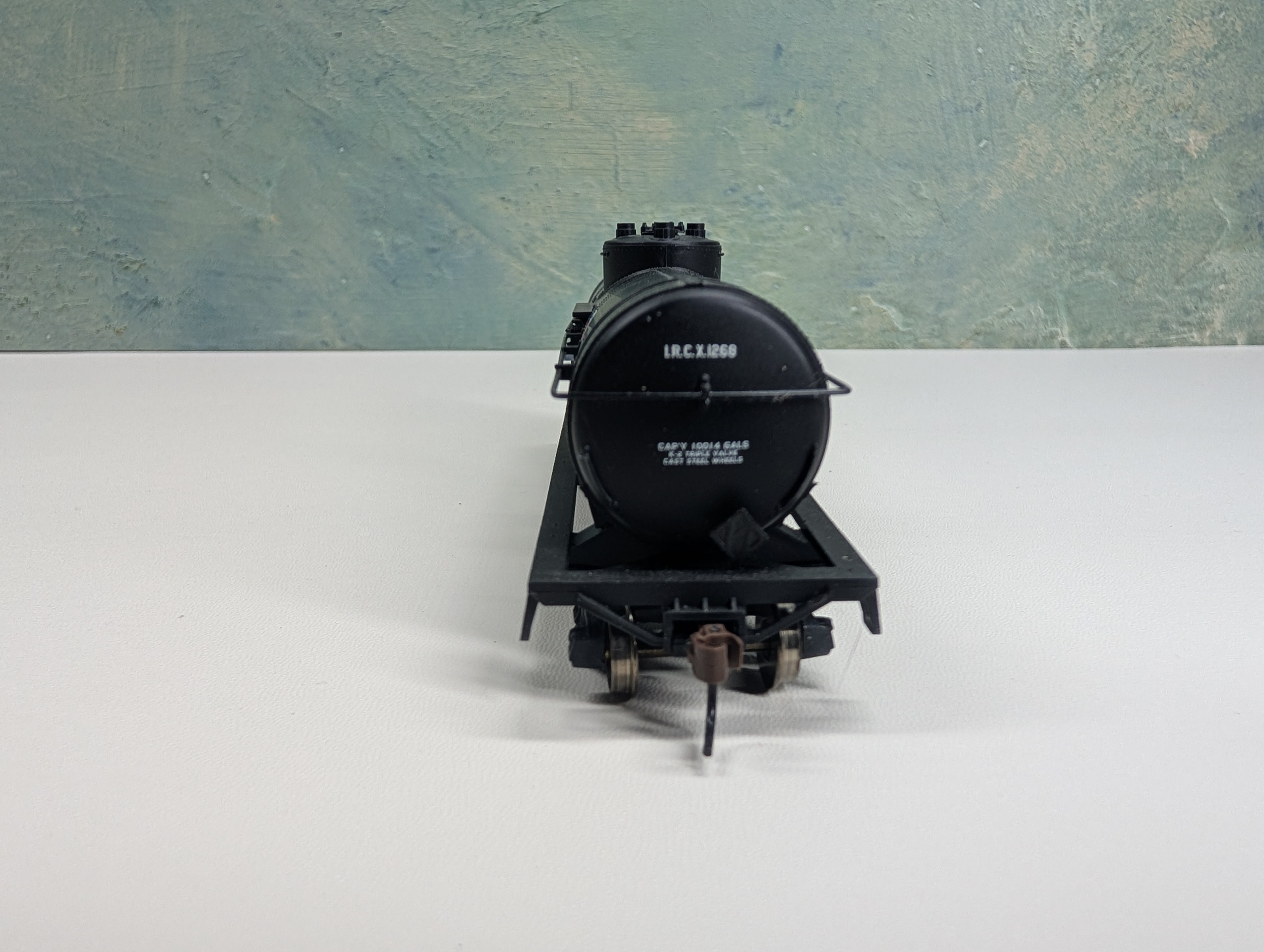 USED Athearn 76656 HO Scale Single Dome Tank Car Indian Refining Company IRCX #1268