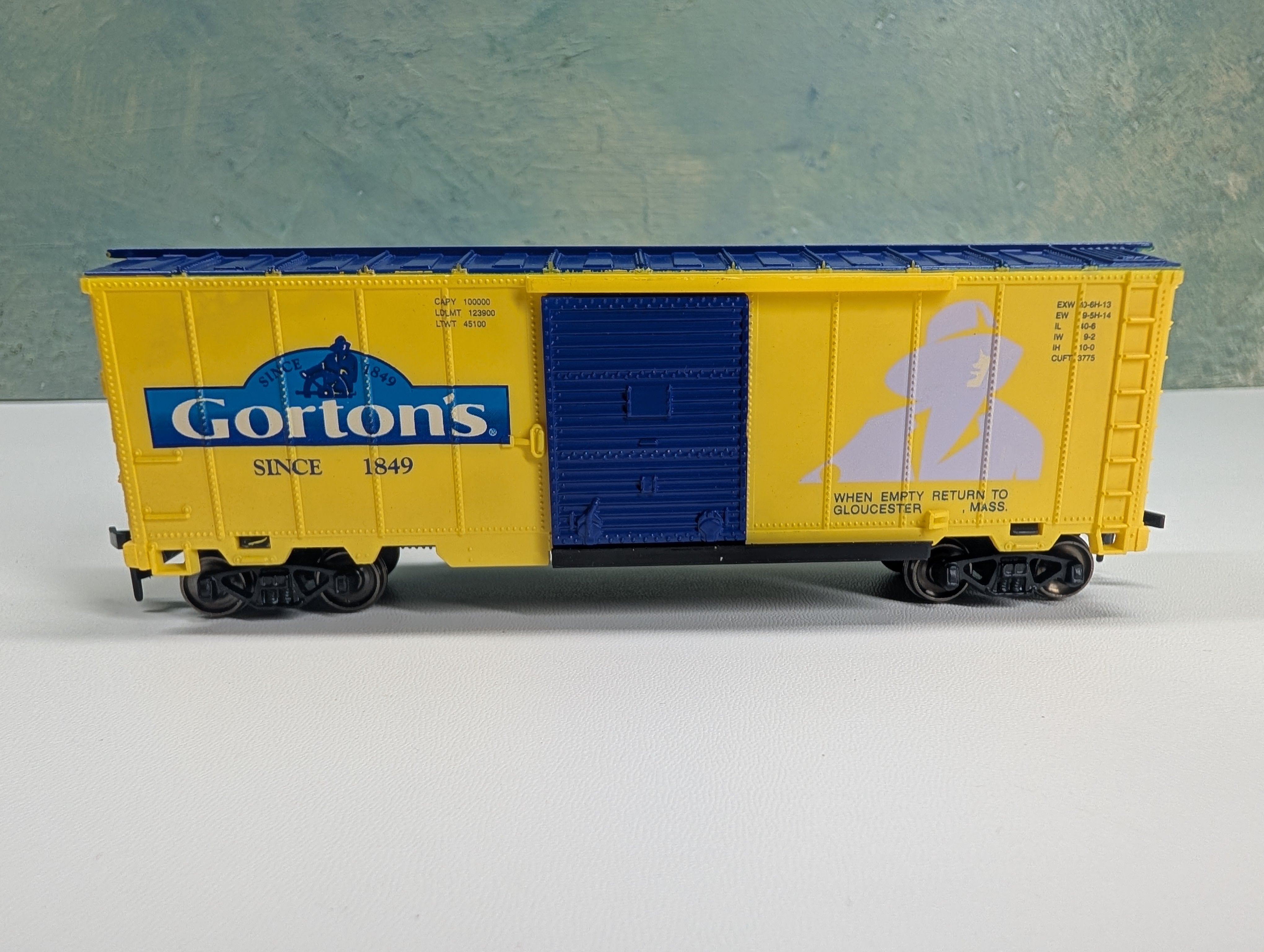 USED Model Power 7978 HO Scale 40' Billboard Box Car Gorton's Fisherman Metal Wheels