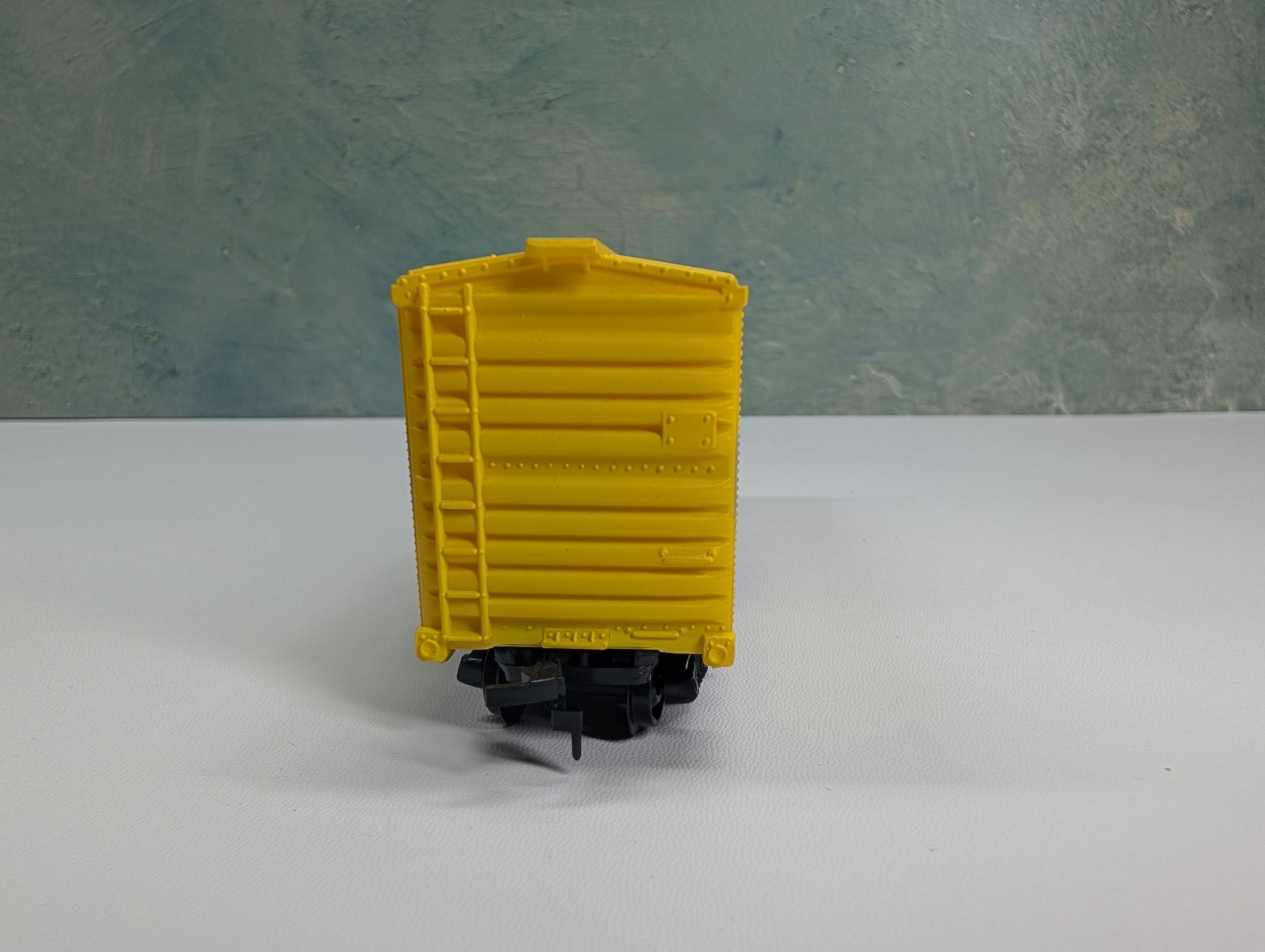 USED Model Power 7973 HO Scale 40' Box Car Timken Roller Bearing