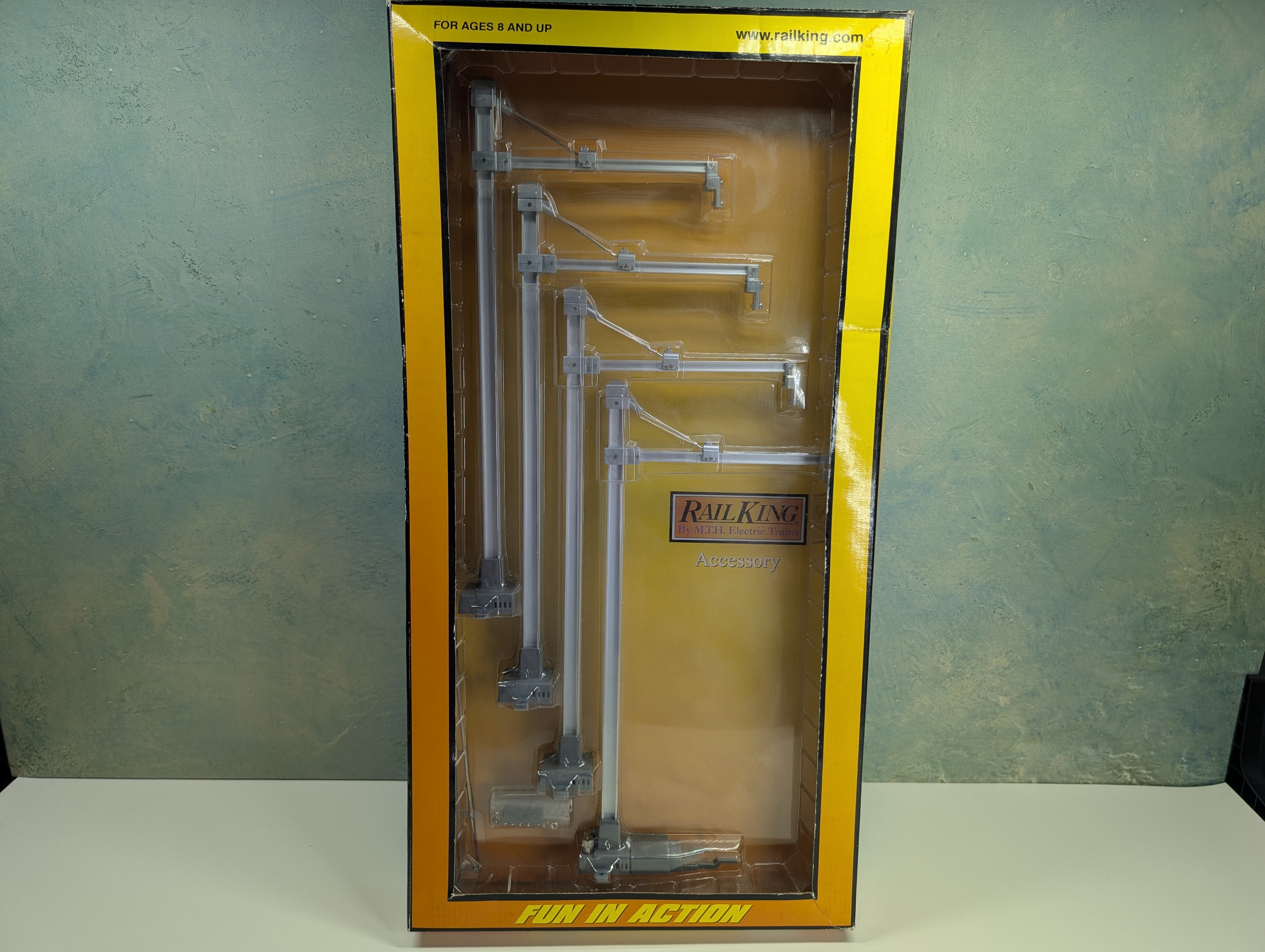 USED MTH Rail King 40-1036 O 4-Piece Add-On Catenary System