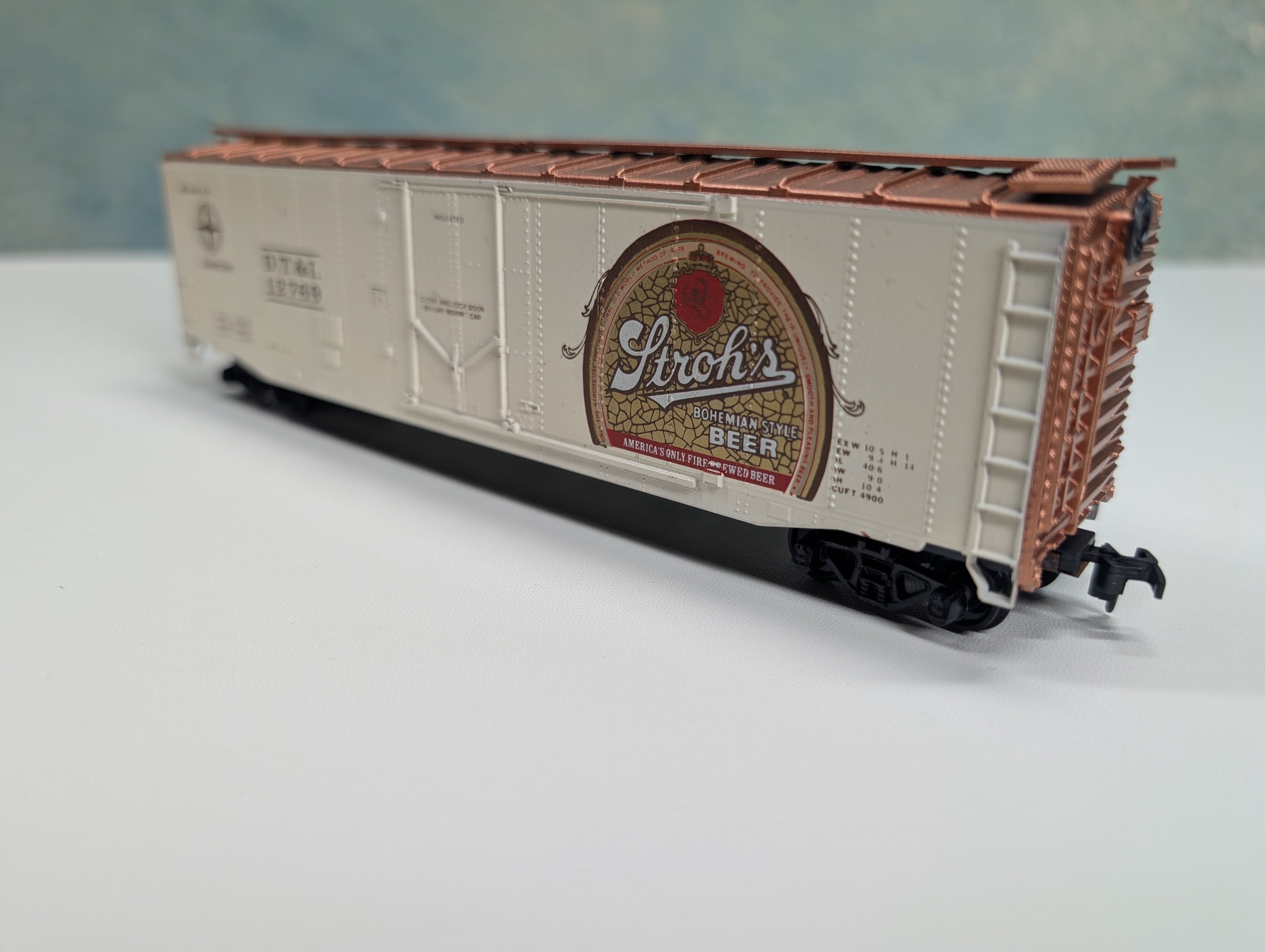 USED Athearn HO Scale 50' Billboard Beer Car Stroh's Beer DT&I #12769