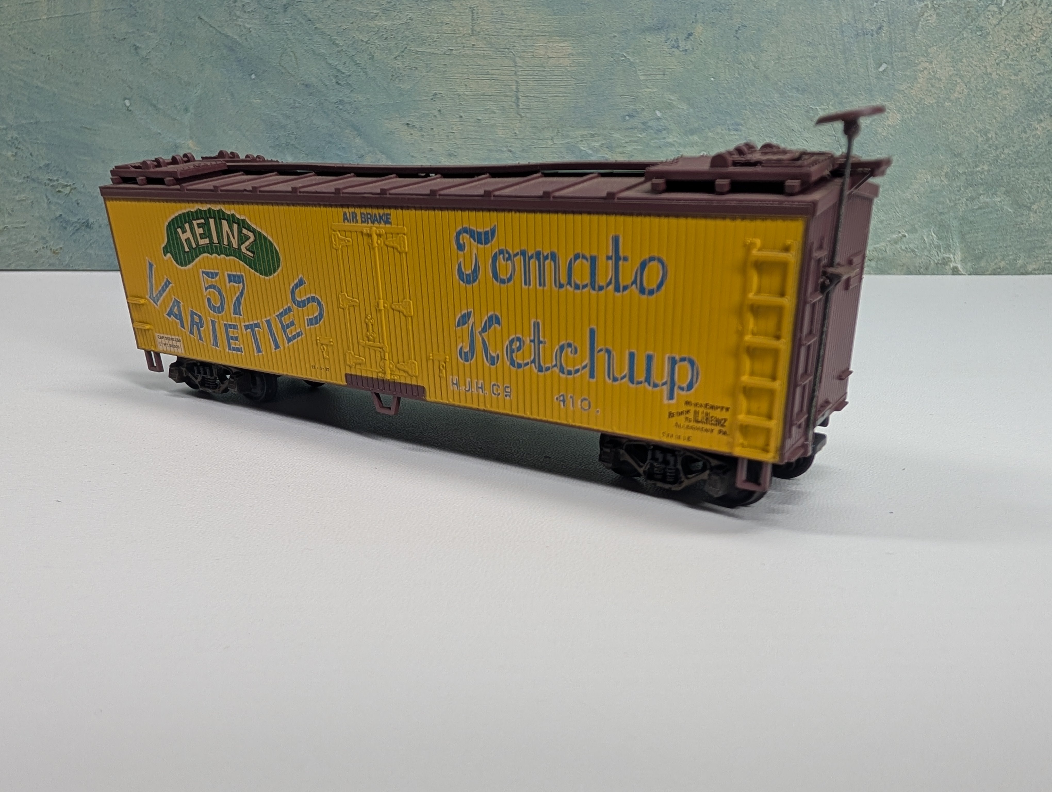 USED TRAIN MINIATURE HO Scale 40' Wood Reefer Heinz HJH #410