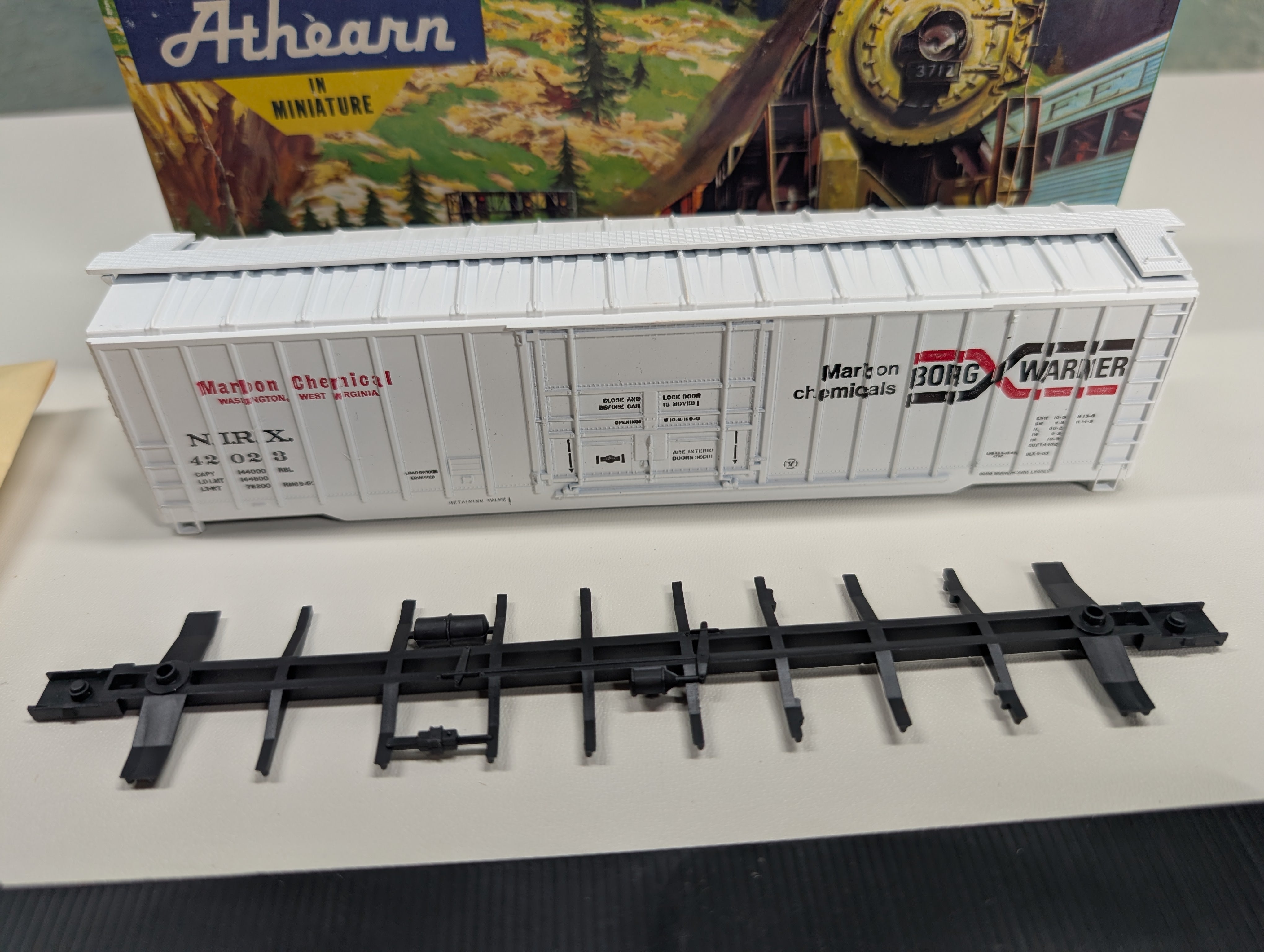 USED Athearn 5283 HO Scale 50' Box Car Borg-Warner Chemicals NIRX #42023 KIT